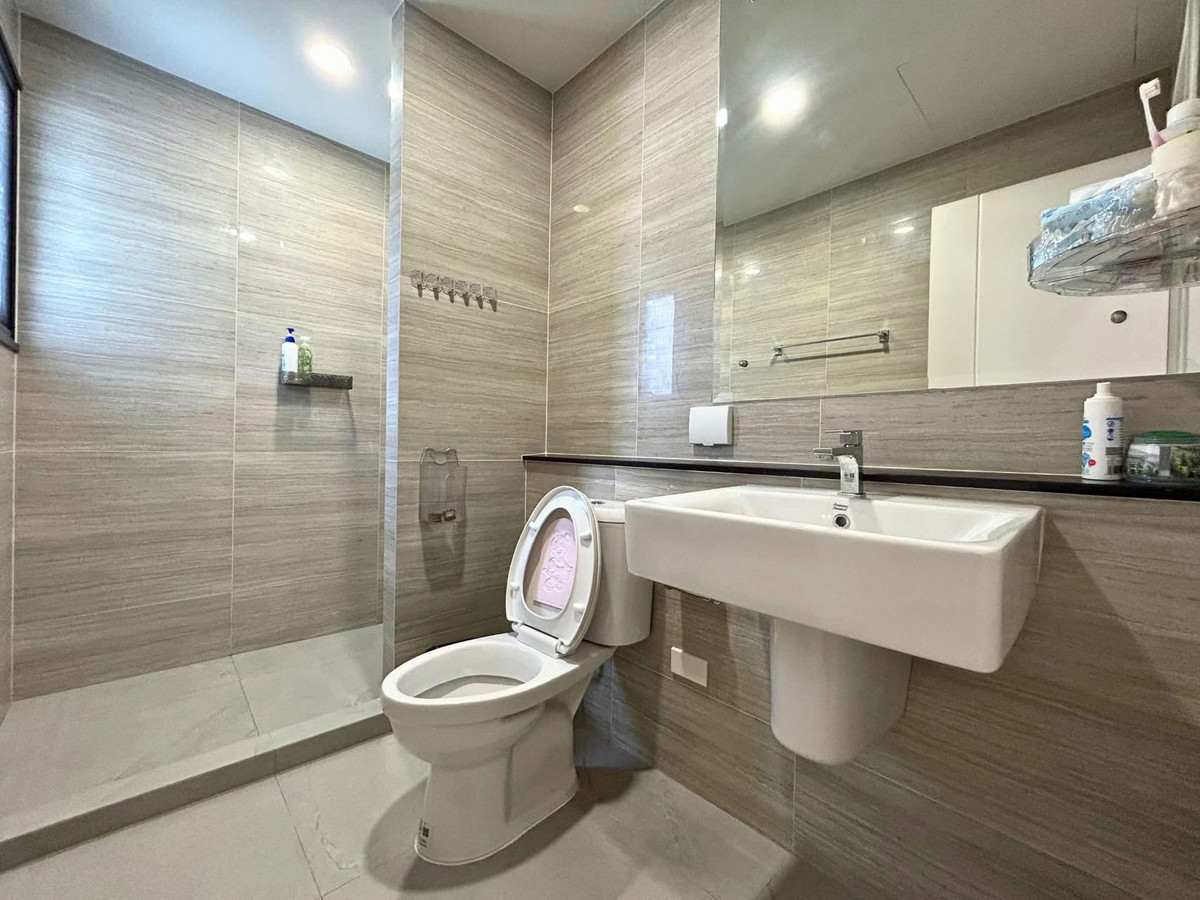 ให้เช่าบ้านลาดกระบัง สุวรรณภูมิ : ᚱ ให้เช่า ✅รับระยะสั้น 🔥 4 ห้องนอน 1 ห้องแม่บ้าน🔥บ้านเดี่ยว แกรนด์ บริทาเนีย พระราม 9 – กรุงเทพกรีฑา ใกล้ โรงเรียนนานาชาติเวลลิงตัน 