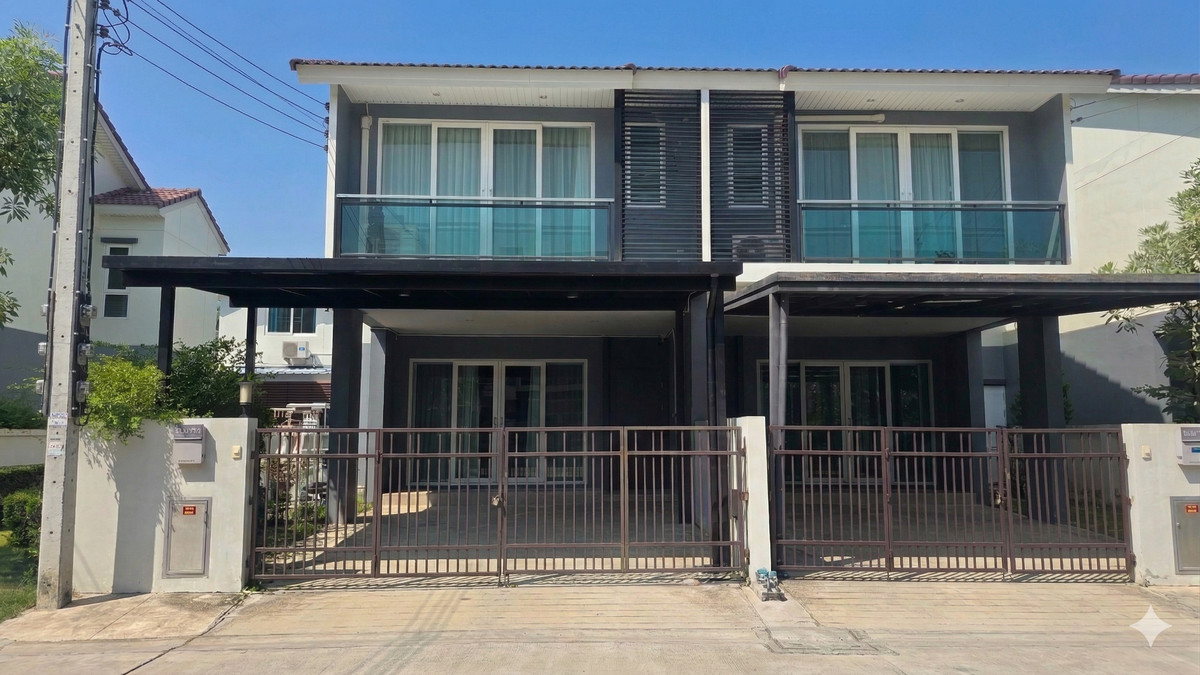 For SaleTownhomeSamut Prakan,Samrong : 2-story townhome for sale, corner unit | Lower than actual cost. Hurry before it sells out! Supalai Ville Bangna-Wongwaen Project (Supalai Ville Bangna-Wongwaen), Bang Phli, Samut Prakan. Corner house + area next to the house. Get the feel of a single hou