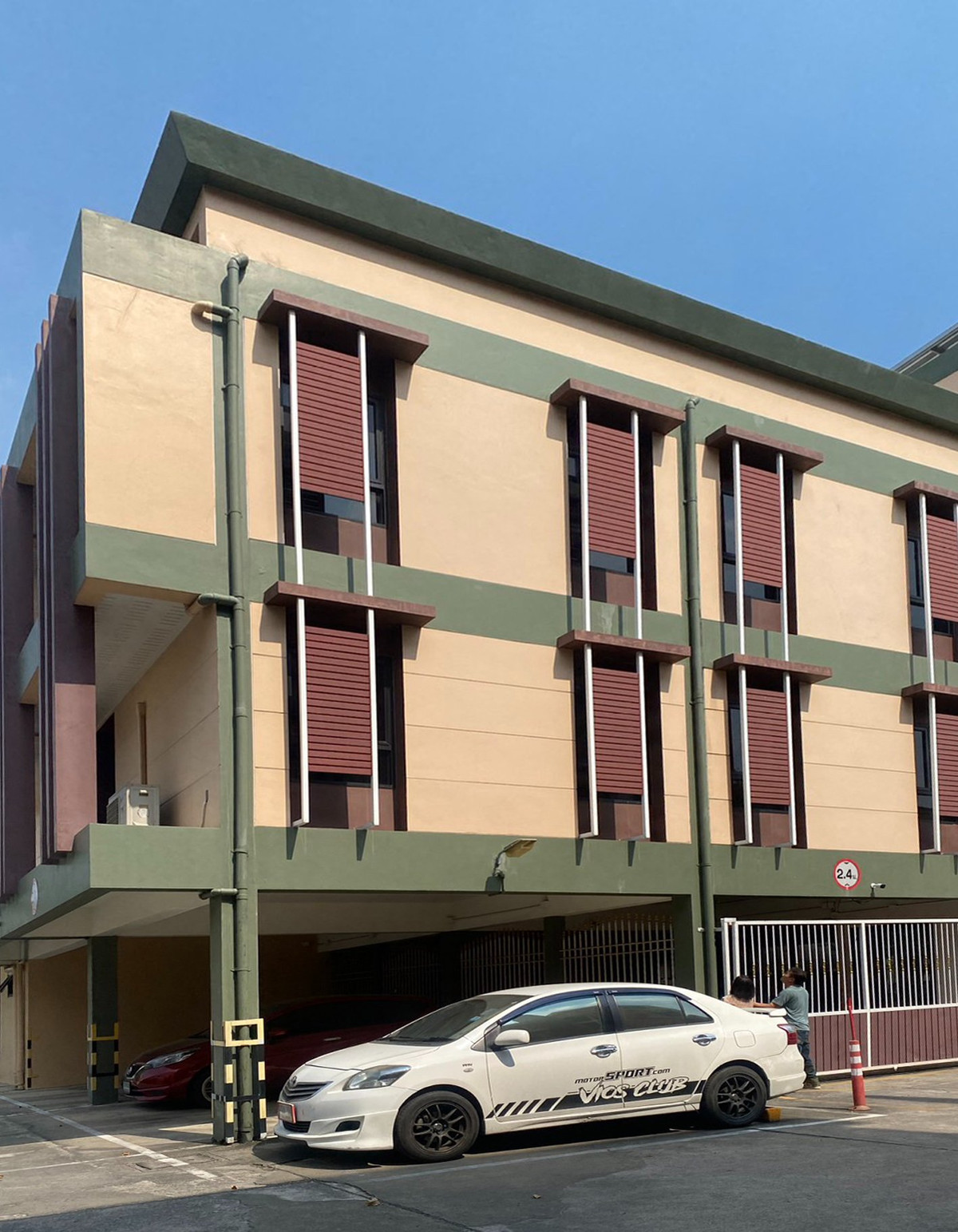 For RentOfficeVipawadee, Don Mueang, Lak Si : 🏬 Luxury Office Building for Rent 📐️Usable area 728 sqm. ✈️Close to Don Mueang International Airport 