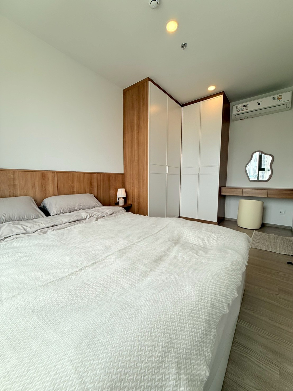For RentCondoKhlongtoei, Kluaynamthai : 🎉🌇 Condo for Rent – High-Rise Living near BTS Ekkamai | Aspire Rama 4