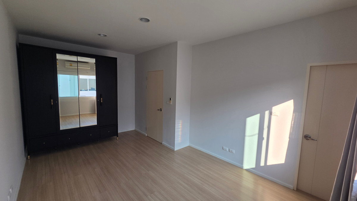 ขายทาวน์โฮมอ่อนนุช อุดมสุข : ทาวน์โฮม 3 ชั้น ใกล้ BTS อ่อนนุช ทำเลดี