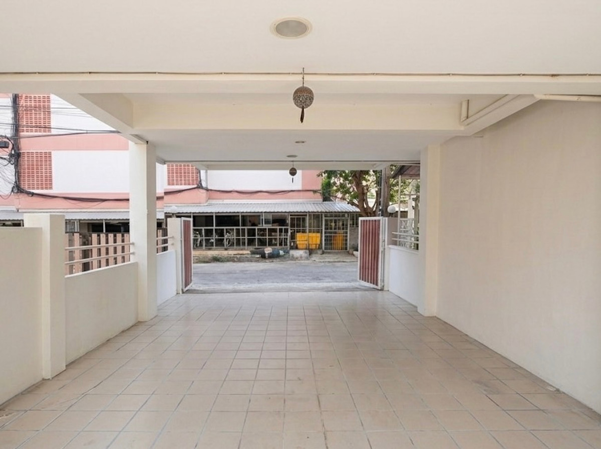 For SaleTownhomeSapankwai,Jatujak : 4-story Townhome Near SRT Red Line Wat Semian Nari / 4 Bedrooms (FOR SALE) BNS017