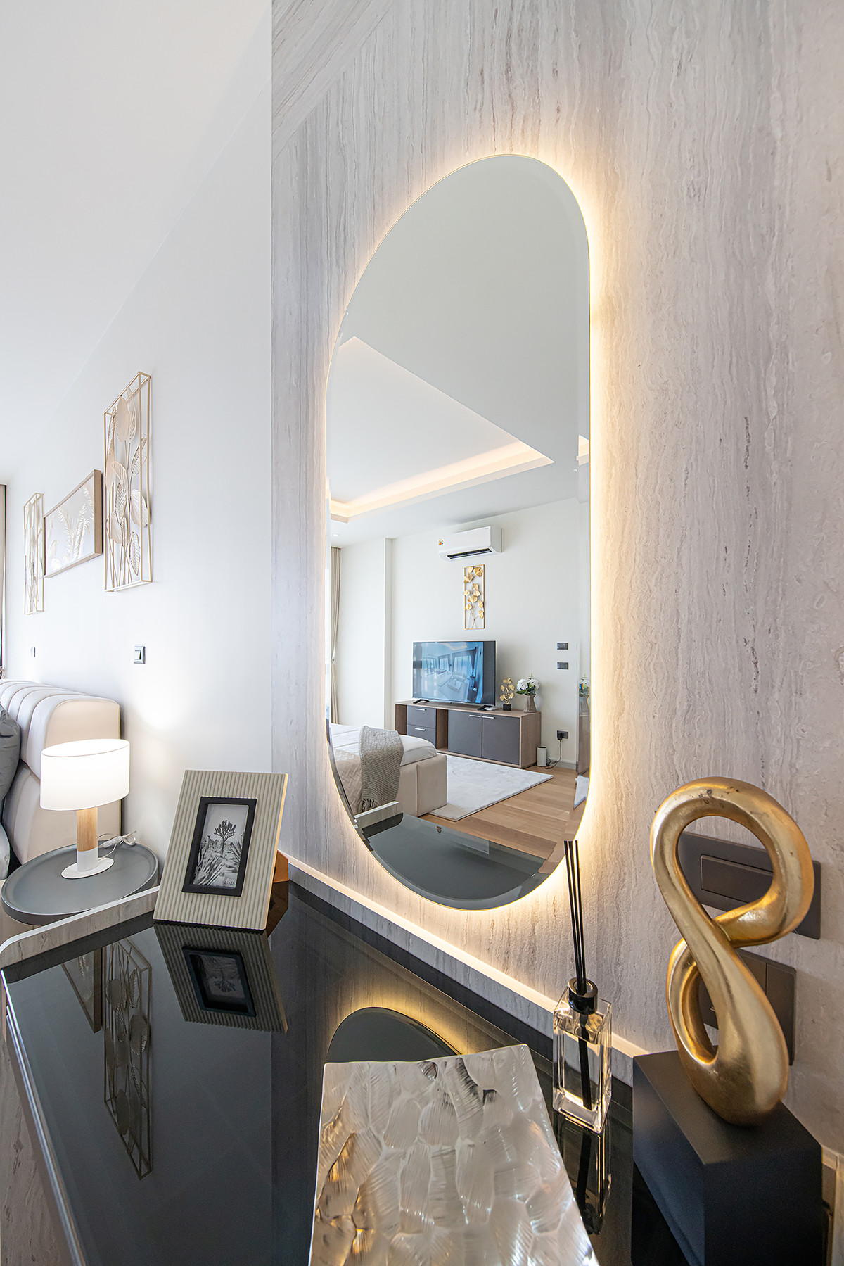 ขายบ้านโชคชัย4 ลาดพร้าว71 : [ขาย] ✨ บ้านเดี่ยว 3 ชั้น สไตล์ Modern Luxury พรีเมียมที่สุดในลาดพร้าว 101 | Feel Town ✨ แต่งครบ พร้อมลากกระเป๋าเข้าอยู่! เพียง 13.99 ล้าน (Rare Item มีเพียง 9 หลังในโครงการ!)