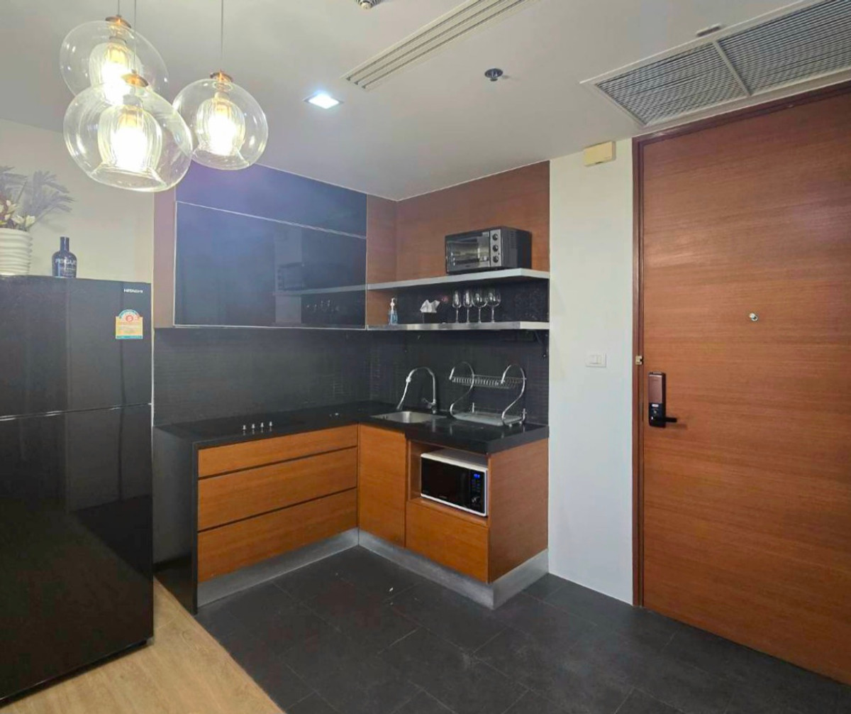 For RentCondoSukhumvit, Asoke, Thonglor : Condo for rent Ashton Morph 38 (56.23 sq m.) 2 bedrooms, 1 bathroom, Pet Friendly, opposite Thonglor.