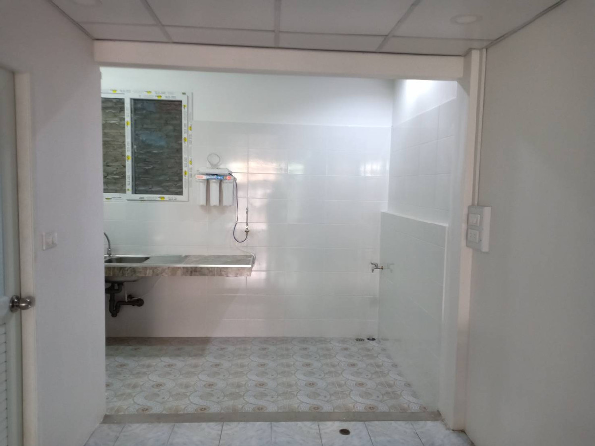 ให้เช่าทาวน์โฮมอ่อนนุช อุดมสุข : ให้เช่าทาวเฮาส์ 16 ตรว. 2 ชั้น 2 นอน 2 น้ำ ใกล้บีทีเอสอุดมสุข และ ปุณณวิถี ซอยวชิรธรรม 12  ค่าเช่า 15,000  โทร  082 649 9822