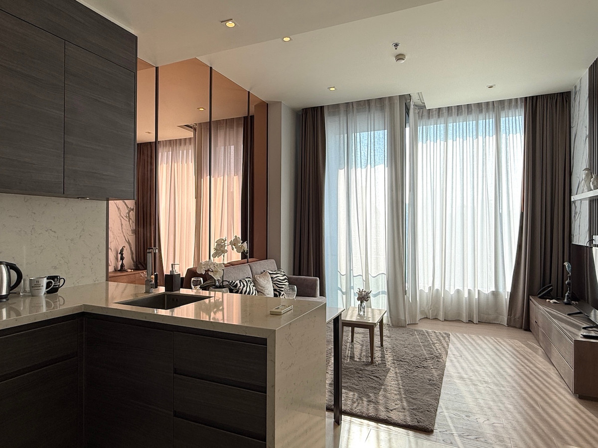 ให้เช่าคอนโดสุขุมวิท อโศก ทองหล่อ : คอนโด 1 ห้องนอน 47 ตร.ม. ชั้นสูง วิวเมือง ใกล้ BTS อโศก & MRT