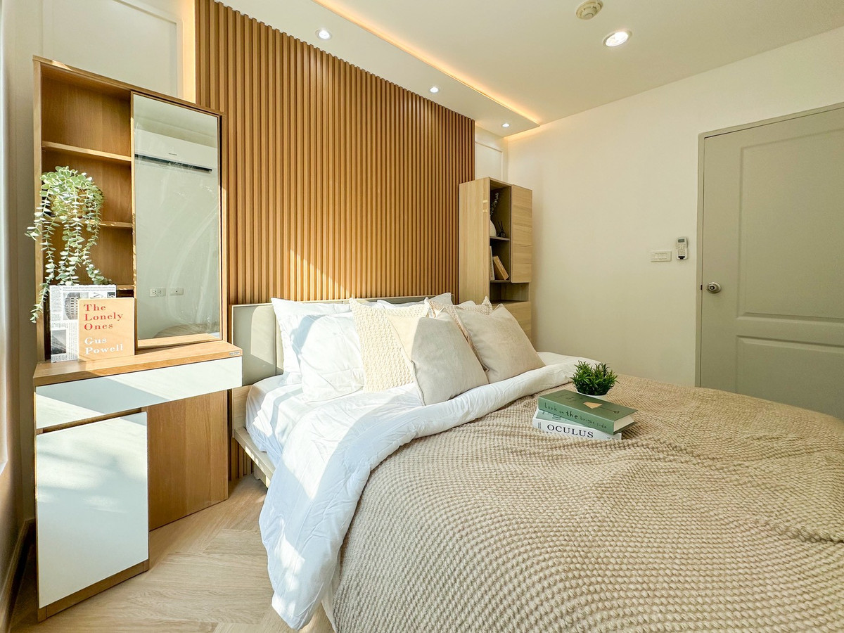 ขายคอนโดบางนา แบริ่ง ลาซาล : 🔥 [HOT DEAL] ลดแรง 2 แสน!  🌟 ขาย iCondo สุขุมวิท 105 (ลาซาล)  🍳 ครัวแยกกั้นกระจก  🎁 เฟอร์ฯ ใหม่ครบพร้อมอยู่ !