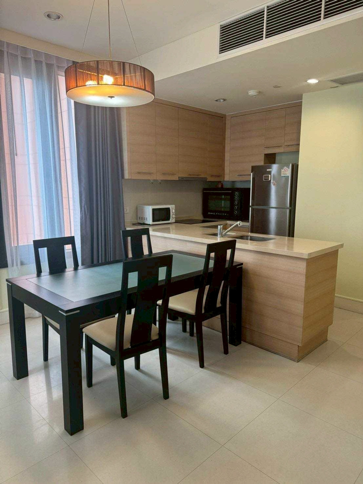 For RentCondoSukhumvit, Asoke, Thonglor : Prime Condo for Rent | Phrom Phong | Best Spot for Work & Life | Near BTS Phrom Phong | 55,000 THB/Month | Good location condo in Phrom Phong, suitable for both work and relaxation, near BTS -LTH14784