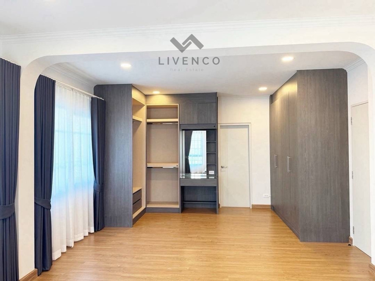 บ้านบางนา แบริ่ง ลาซาล : ขาย หรือ ให้เช่า บ้านเดี่ยว Centro บางนา  
(Centro Bangna)
(LVC40001)