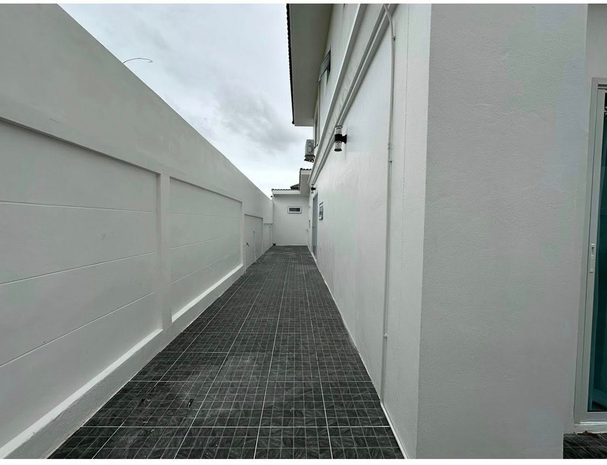 ให้เช่าพัทยา บางแสน ชลบุรี สัตหีบ :  บ้านพูลวิลลล่าใหญ่ พื้นที่กว้าง ใกล้หาดจอมเทียนเพียง 3 กม. สามารถทำธุรกิจได้