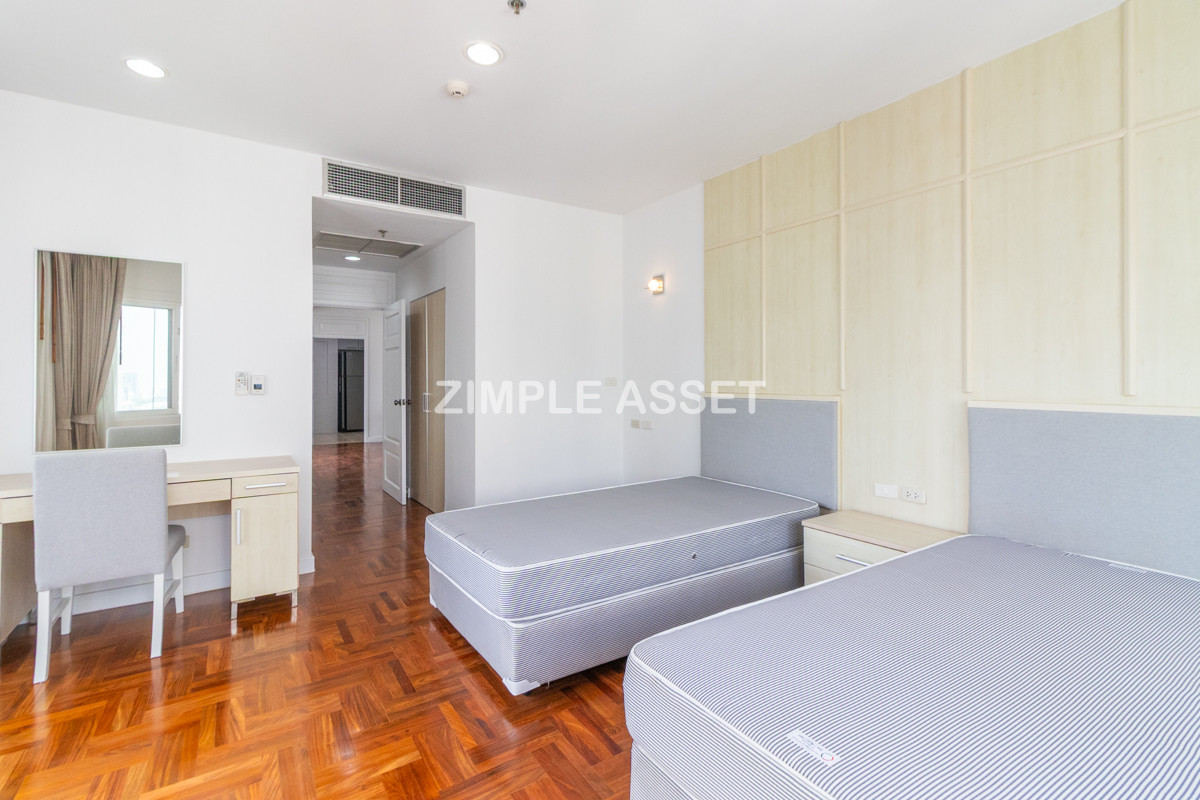 For RentSukhumvit, Asoke, Thonglor : Line ID: @zimple_asset  A luxurious residential in Sukhumvit 24. Fully furnished with complete facilities, offering a comfortable “home-like” atmosphere in a prime location with convenient access to BTS and shopping center. Pet friendly🐶