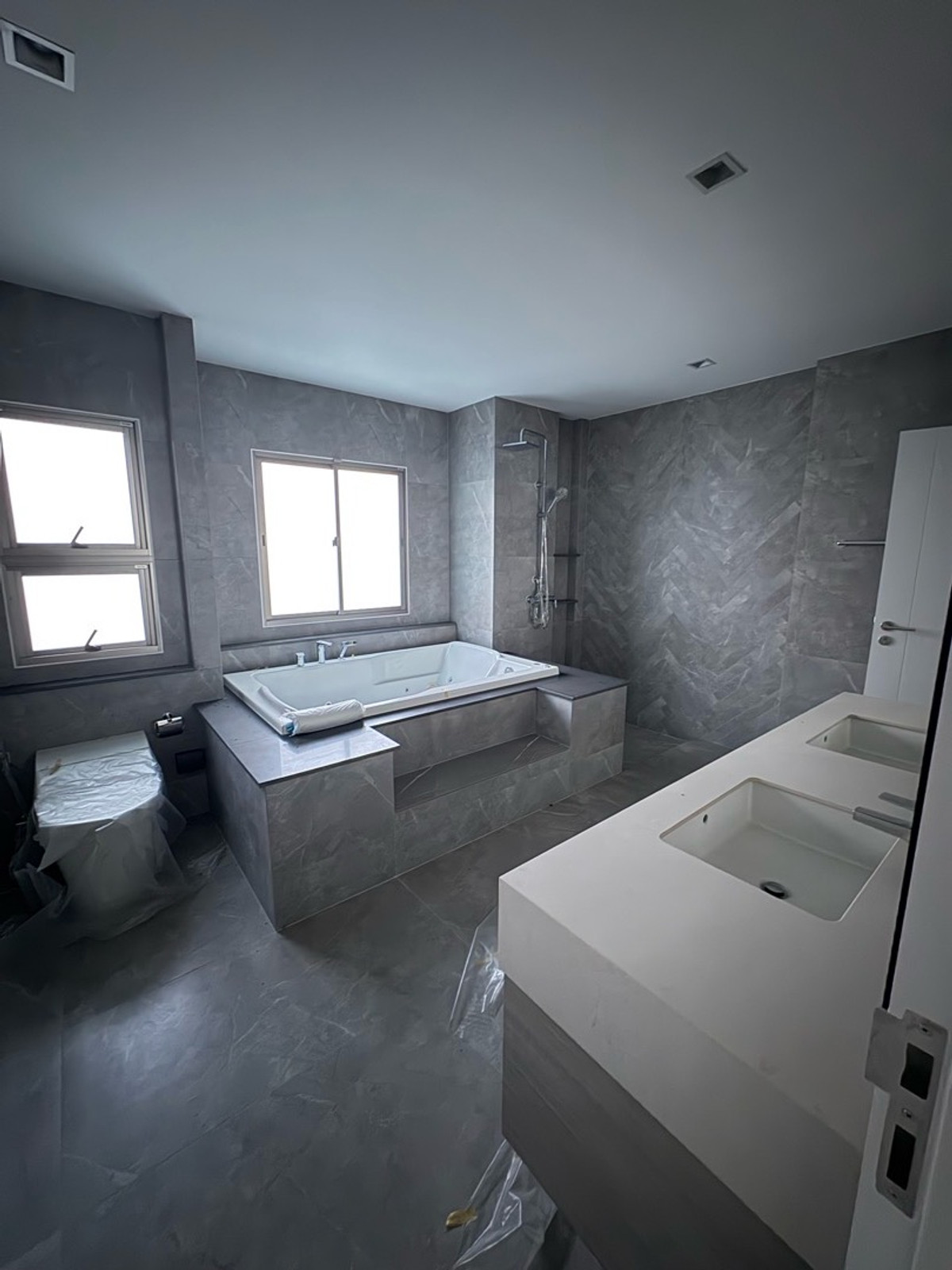 For SaleHouseSeri Thai, Ramkhamhaeng Nida : 📌Bangkok Signature house for sale, Serithai corner plot, special price, much lower than cost.