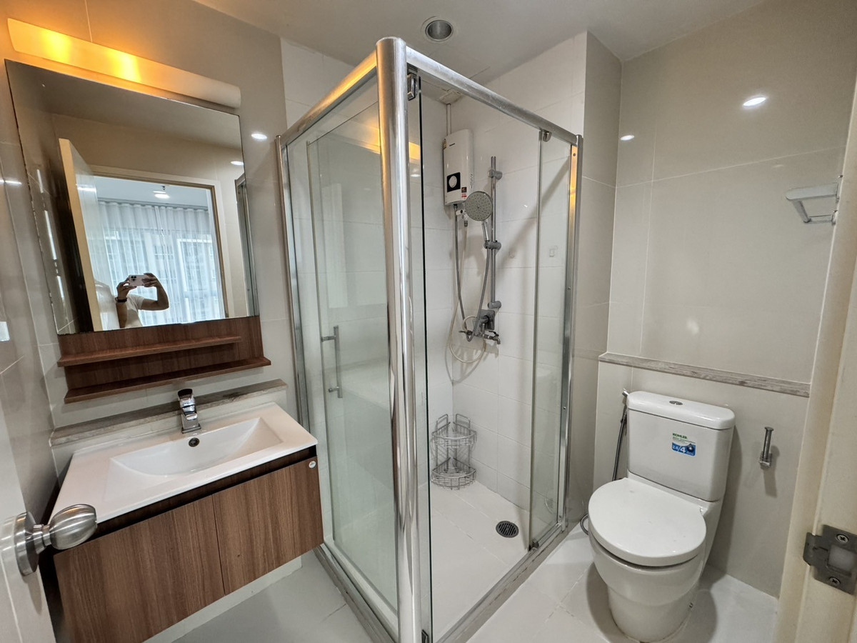 ขายคอนโดสาทร นราธิวาส : ขายด่วนๆ fuse chan sathorn 35 ตรม. ห้องสวย  เฟอร์นิเจอร์พร้อม เครื่องใช้ไฟฟ้าพร้อม