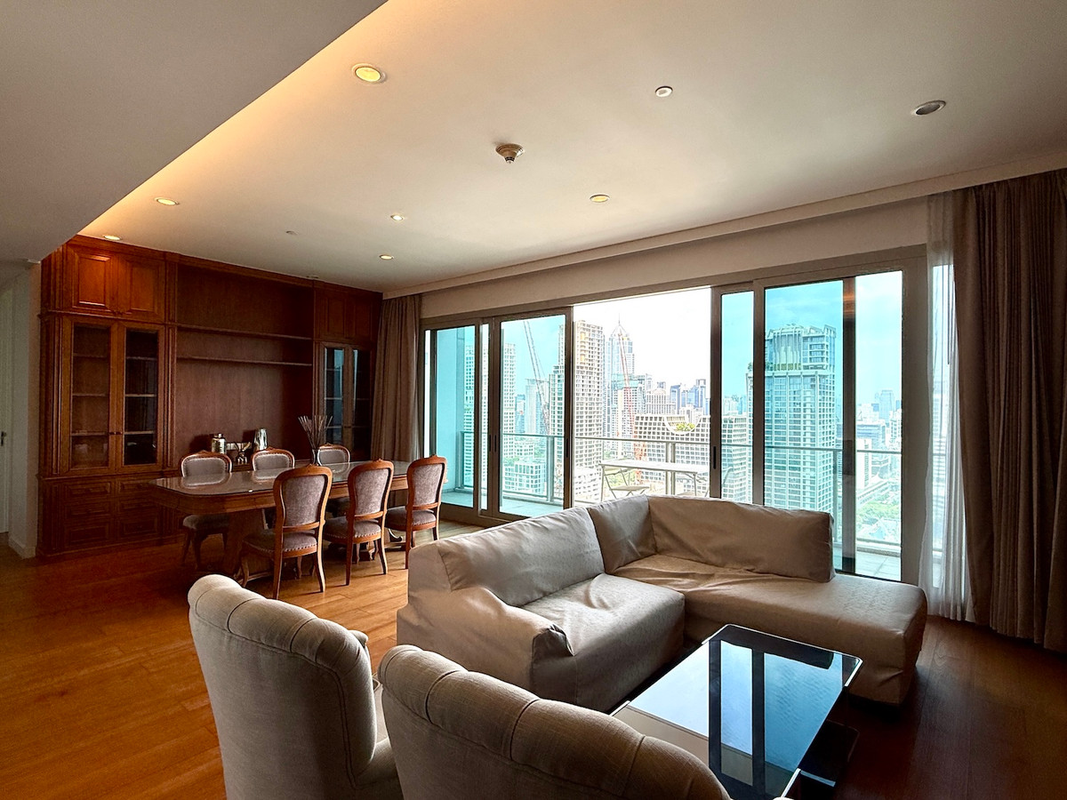 ให้เช่าคอนโดวิทยุ ชิดลม หลังสวน : คอนโด super luxury 3 ห้องนอน บนถนนราชดำริ 