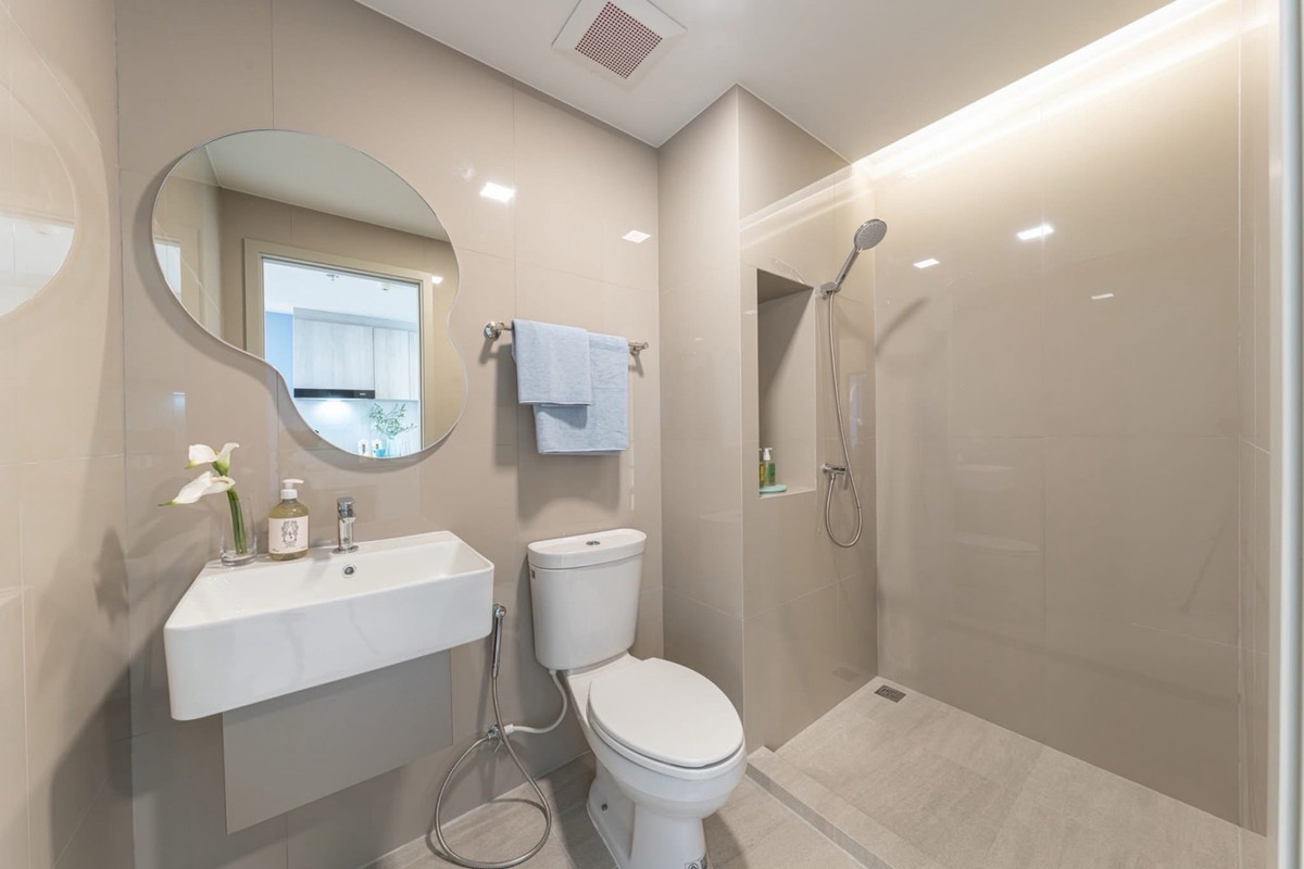 For SaleCondoKasetsart, Ratchayothin : 𝐂𝐎𝐁𝐄 Kaset-Sripatum, free down payment 𝐎 baht, light installments 𝟖,𝟗𝟎𝟎/month, new room, first hand, complete, ready to move in.