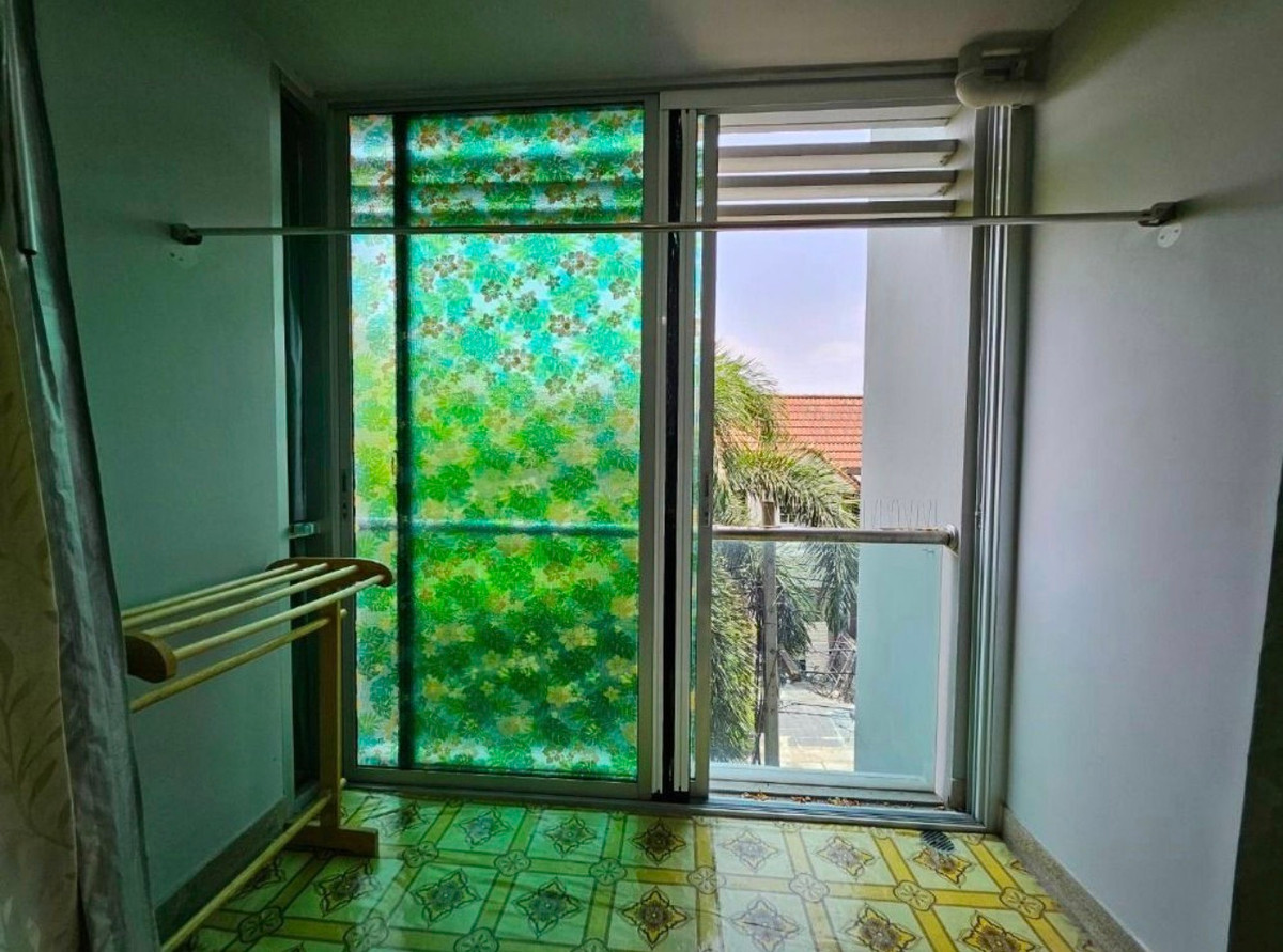 For RentCondoRatchadapisek, Huaikwang, Suttisan : 🏡 Big room, hard to find! The Kris 1, spacious room, very good layout, ready to move in.