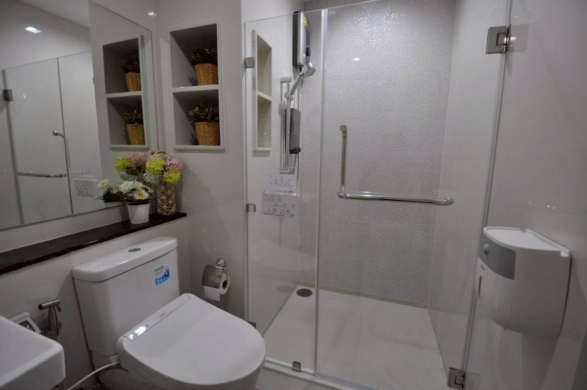 For SaleCondoOnnut, Udomsuk : sell ! 1 bedroom condo, AP Life, Sukhumvit 62, size 30 sq m, 14th floor (east, morning sun, not hot in the evening)