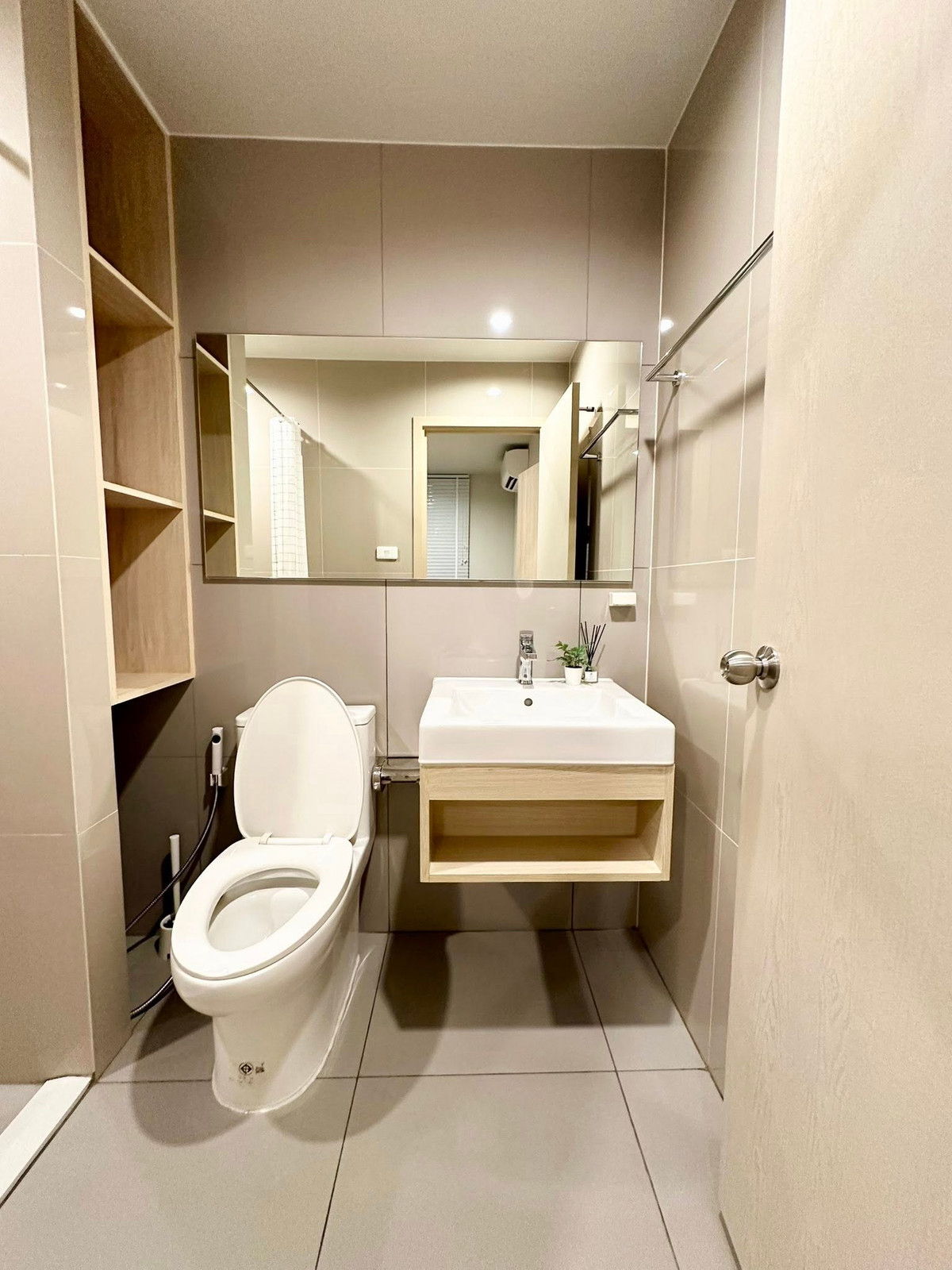 ให้เช่าคอนโดแจ้งวัฒนะ เมืองทอง : ให้เช่า นิว โนเบิล งามวงศ์วาน พื้นที่ 26 ตร.ม. ชั้น 35 ( มีเครื่องซักผ้า )