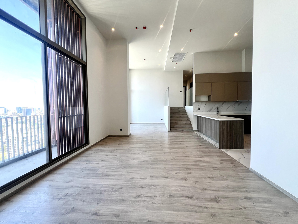 ขายคอนโดสุขุมวิท อโศก ทองหล่อ : [ขาย] คอนโด 3 ห้องนอน! Rhythm Ekkamai Estate ชั้นสูง วิวเมือง 🌆✨