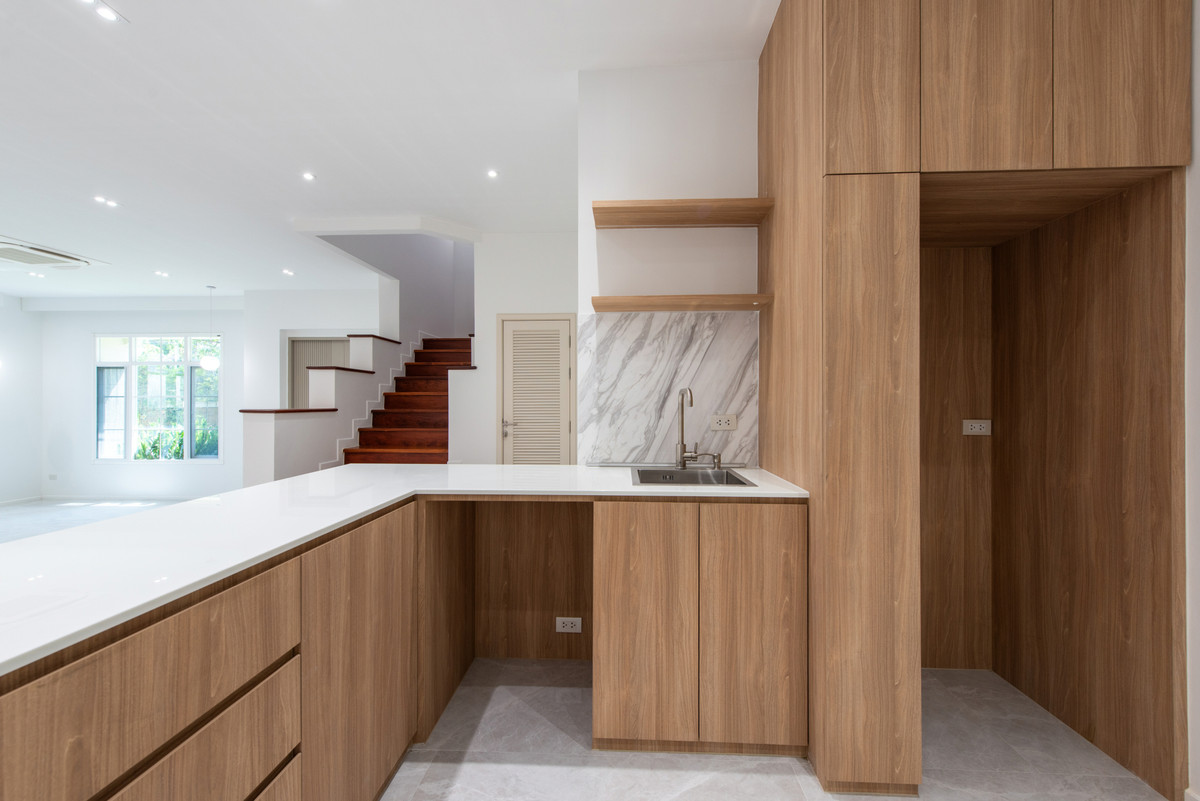 ขายบ้านลาดกระบัง สุวรรณภูมิ : 139.5ตรว 4นอน5น้ำ3จอด บ้านเดี่ยว 2 ชั้น ลดาวัลย์ สุขุมวิท 103 ถนนเฉลิมพระเกียรติ ร9 