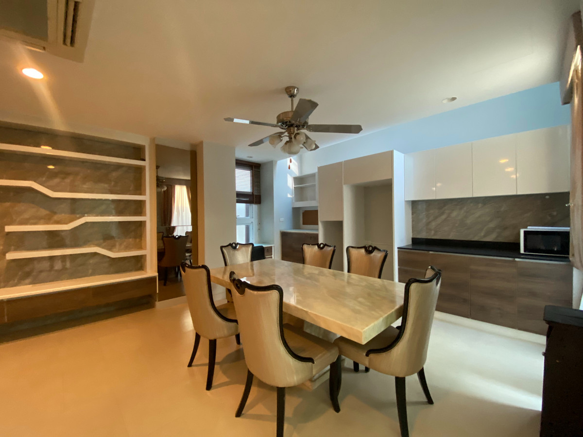 HouseSapankwai,Jatujak : [FOR RENT AND SELL] I-nine Inthamara 9 for sale and rent, 3-story detached house, I-nine project, Soi Inthamara 9, house style, 3 bedrooms, 5 bathrooms, size 39 sq m., usable area 302 sq m., near BTS Saphan Khwai Station, only 1 km., with parking for 3 ca