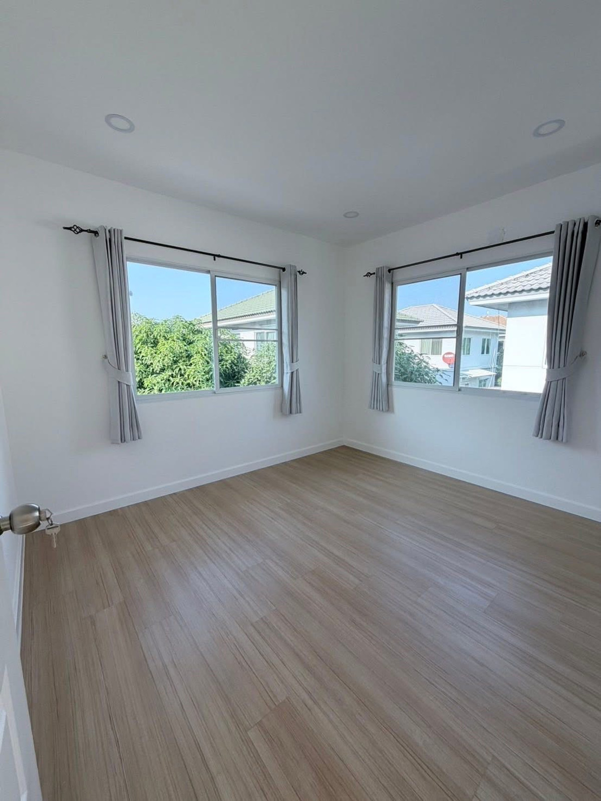 ขายบ้านนนทบุรี บางใหญ่ บางบัวทอง : ขายบ้านเดี่ยว พฤกษ์ลดาบางใหญ่ L&H 50 ตร.ว. แต่งใหม่ทิศใต้ ฟรีเฟอร์ฯ ฟรีโอน