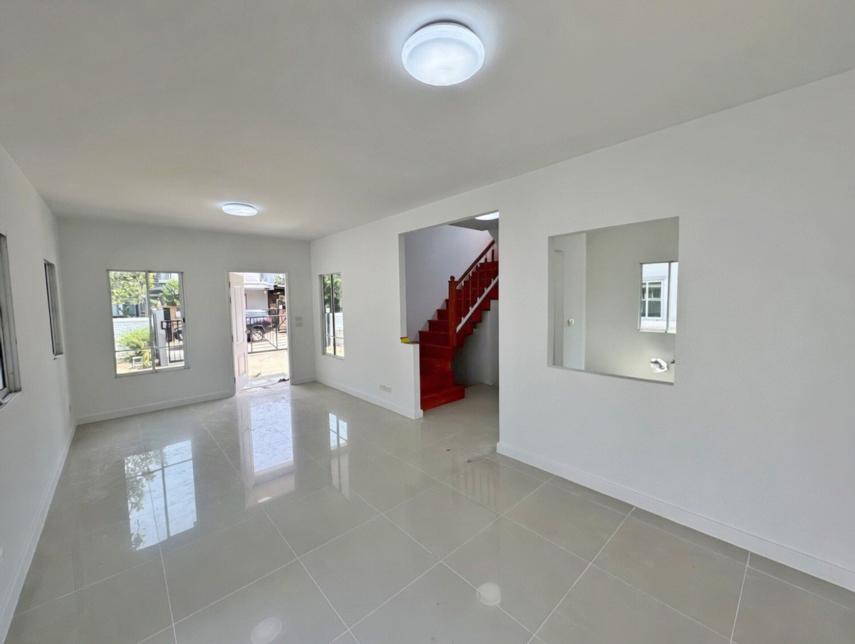 For SaleHouseRama5, Ratchapruek, Bangkruai : Single house for sale, newly renovated, The Plant Ratchaphruek, corner house 66 sq m (The Plant Ratchaphruek), cheapest in the project. Near Rama 5 roundabout and Central Westville.