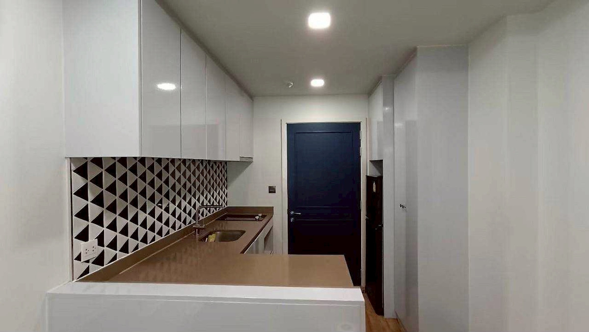 ให้เช่าคอนโดสาทร นราธิวาส : 🏙️ ปล่อยเช่า Maestro 01 Sathorn - Yenakat | ห้องสวย โทนอบอุ่น เลี้ยงสัตว์ได้! 🐶🐱 ทำเลสาทร-เย็นอากาศ ใกล้เมือง แต่ได้ความสงบ เป็นส่วนตัว 🌿✨