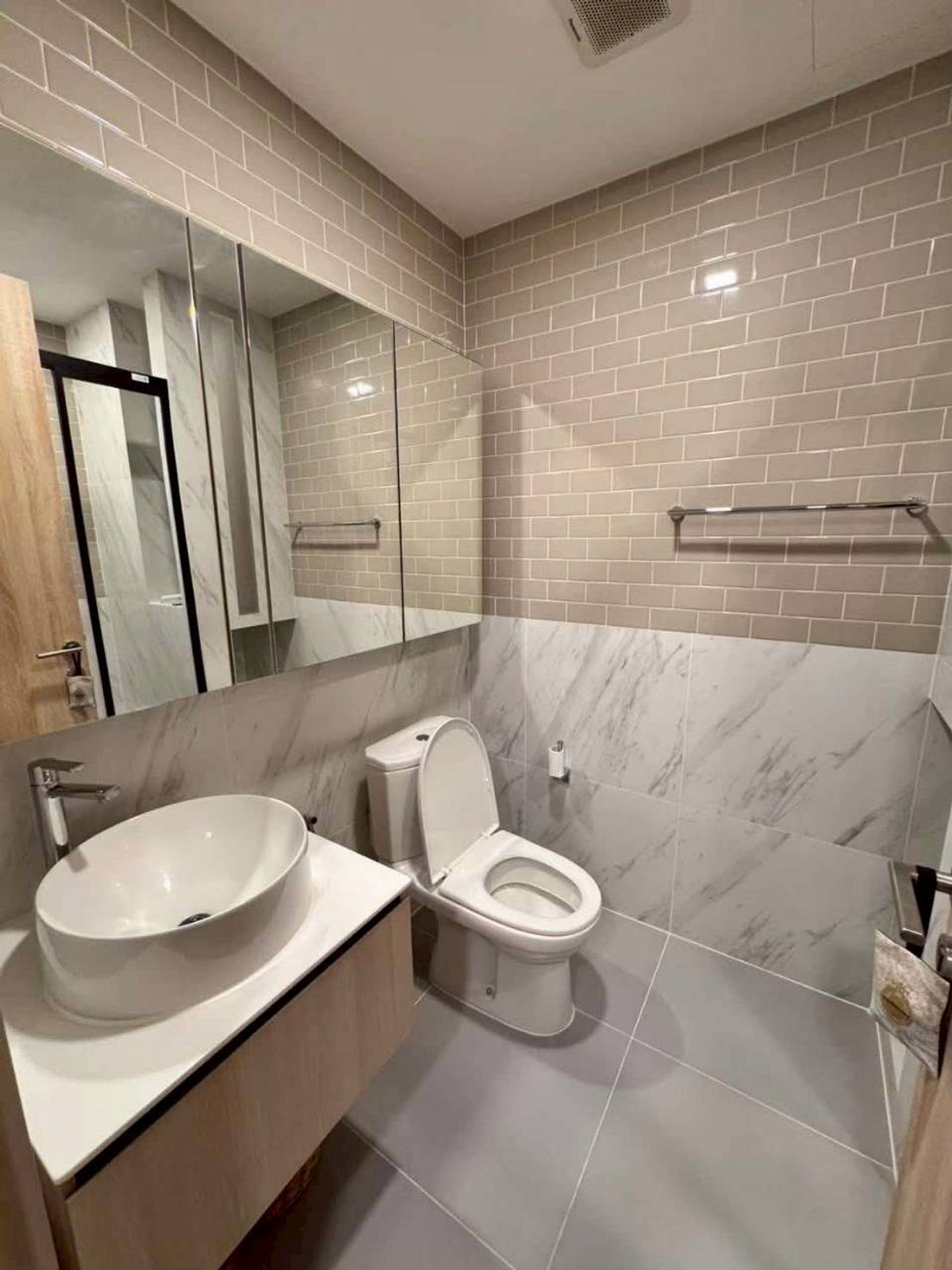 ให้เช่าคอนโดราชเทวี พญาไท : ✅ XTP132 ✅ Line : @p2nproperty