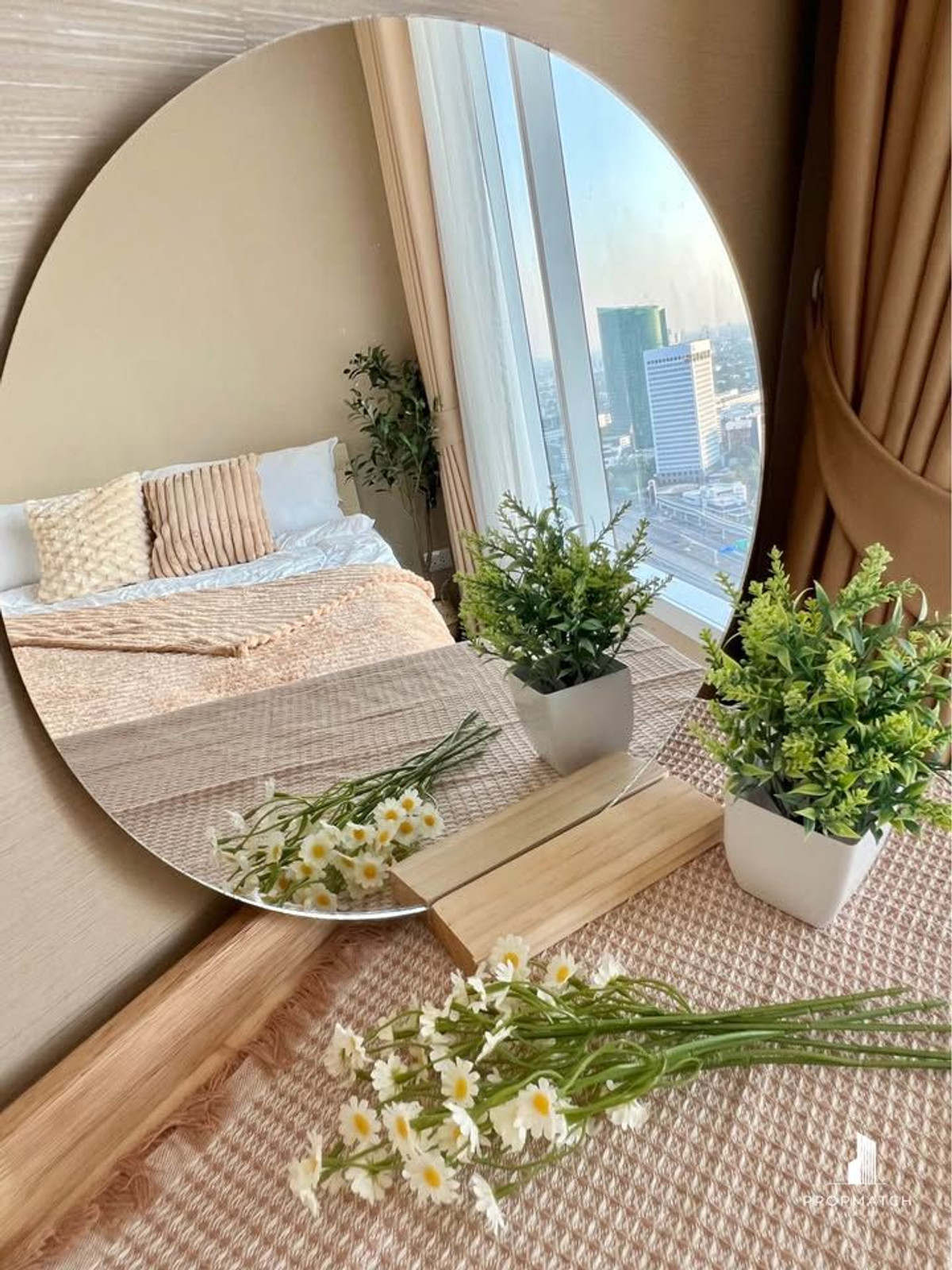 ให้เช่าคอนโดลาดพร้าว เซ็นทรัลลาดพร้าว : ห้องสวยมาก The Saint Residences  แบบ 2 ห้องนอน ปล่อยเช่าแค่ 31,000 /เดือน ห้องกว้าง 57sqm เดินทางสะดวก ใกล้ MRT พหล และ BTS ห้าแยกลาดพร้าว สนใจนัดชมได้เลย 064-6696546 มินนี่   เบอร์นี้แอทไลน์ได้เลยค่ะ