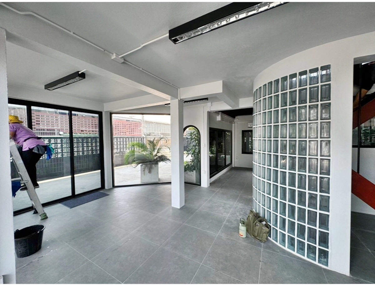 For RentRetail SpaceChokchai 4, Ladprao 71, Ladprao 48, : Standalone Building 520 sqm. Lat Phrao 64 - Sutthisan Winitchai For Cafe, Office, Clinic, Studio