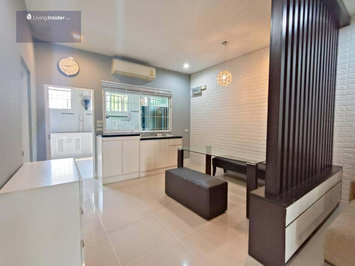 For RentTownhomeRathburana, Suksawat : 2-story townhome, corner room, beautifully decorated, for rent in Suksawat-Rat Burana area. Near Bang Pakok 1 Hospital, only 1.8 km.