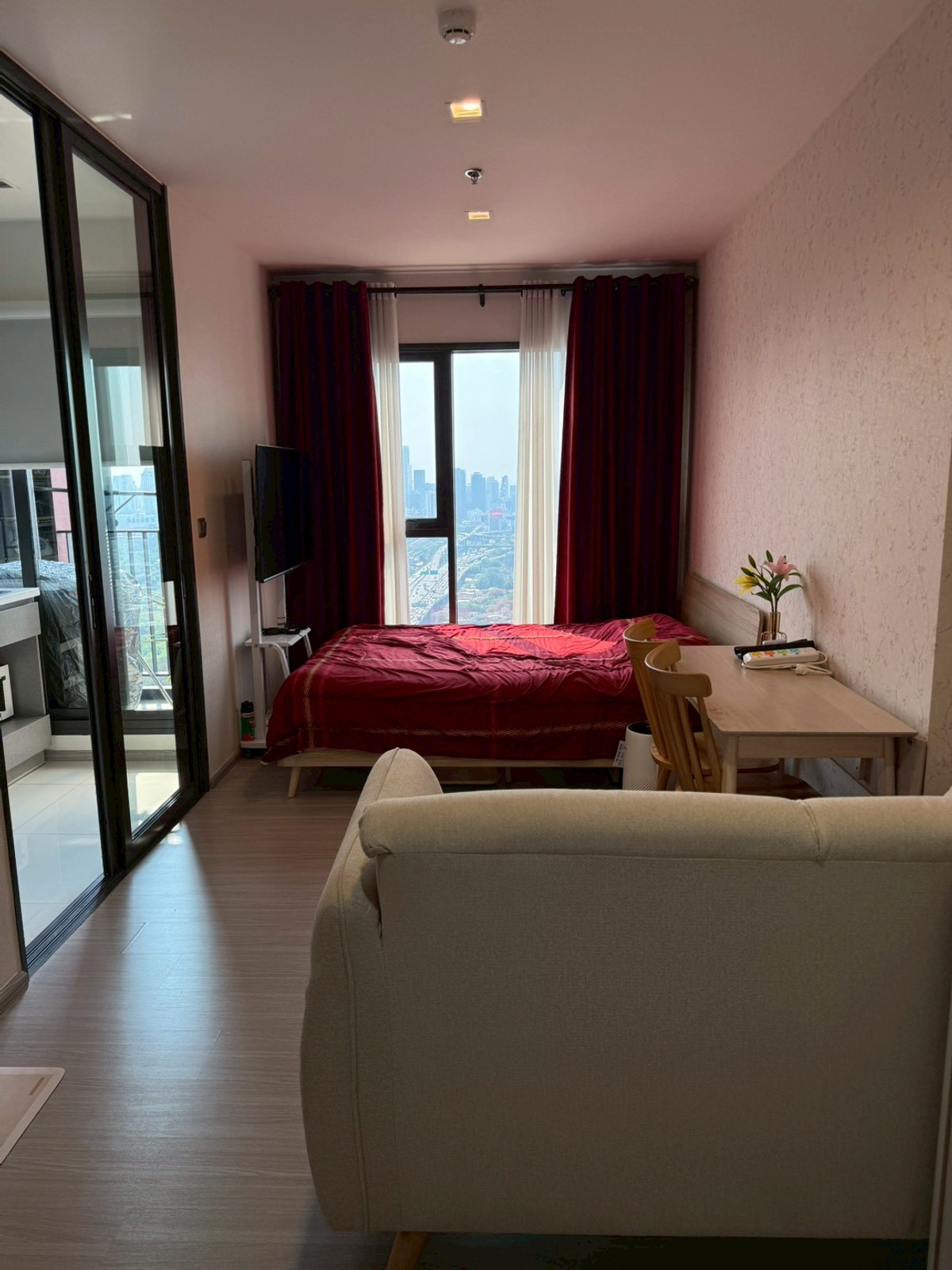 ให้เช่าคอนโดพระราม 9 เพชรบุรีตัดใหม่ RCA : Life Asoke Hype | ห้องสวย วิวเมือง ราคาดีมาก🔥 คอนโดใหม่ ทำเลอโศก-พระราม 9💰 ราคาดีมาก