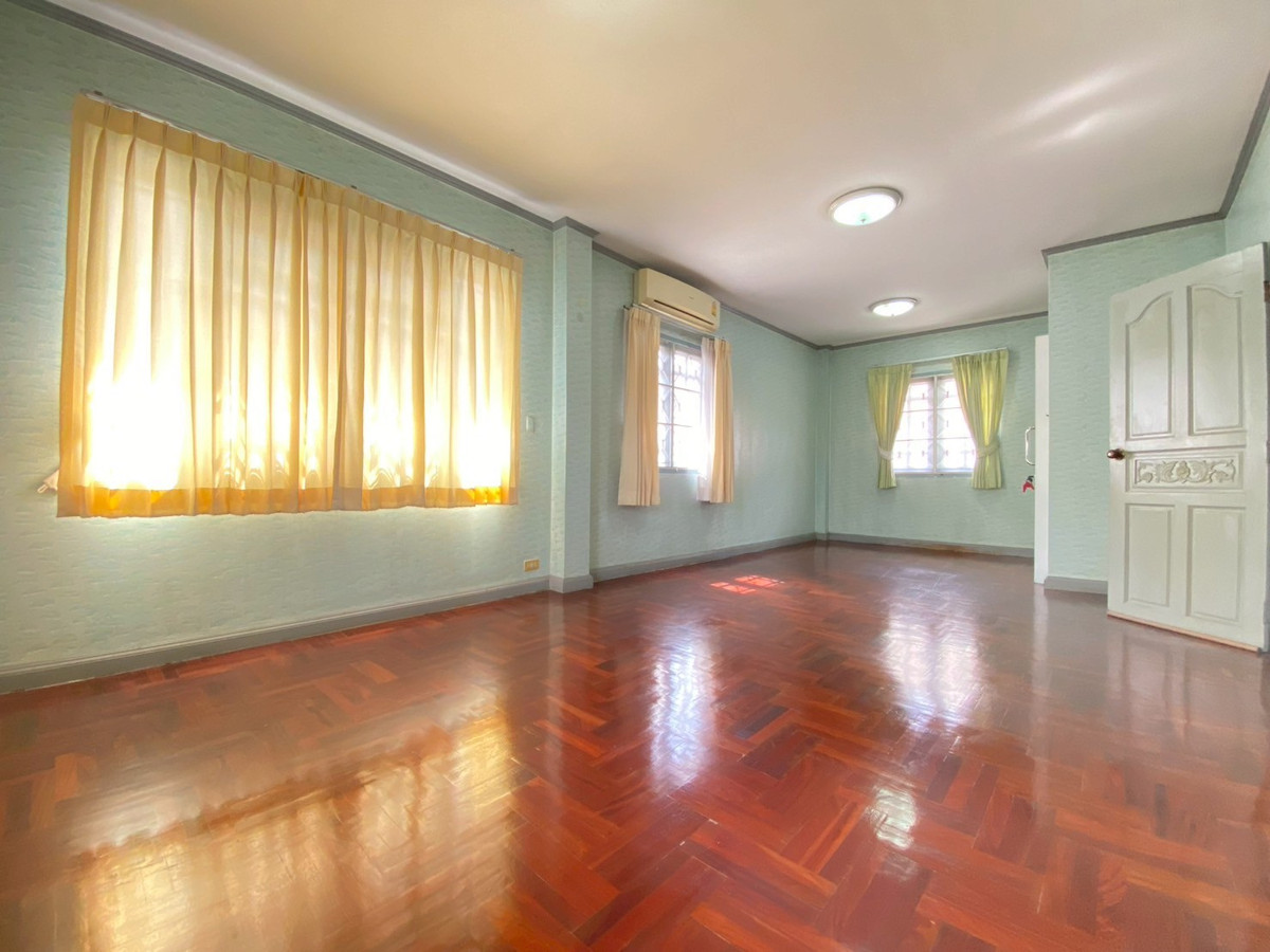 ขายบ้านสมุทรปราการ สำโรง : ขายบ้านเดี่ยว 2 ชั้น พร้อมอยู่ หมู่บ้านวรารมย์ เลควิลล์ บางพลี-สมุทรปราการ บ้านแต่งสวย ต่อเติมครบ | ทำเลดี | 