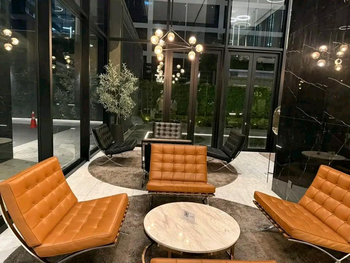 ขายคอนโดอารีย์ อนุสาวรีย์ : 69 04 451
ขาย Noble Around Ari
