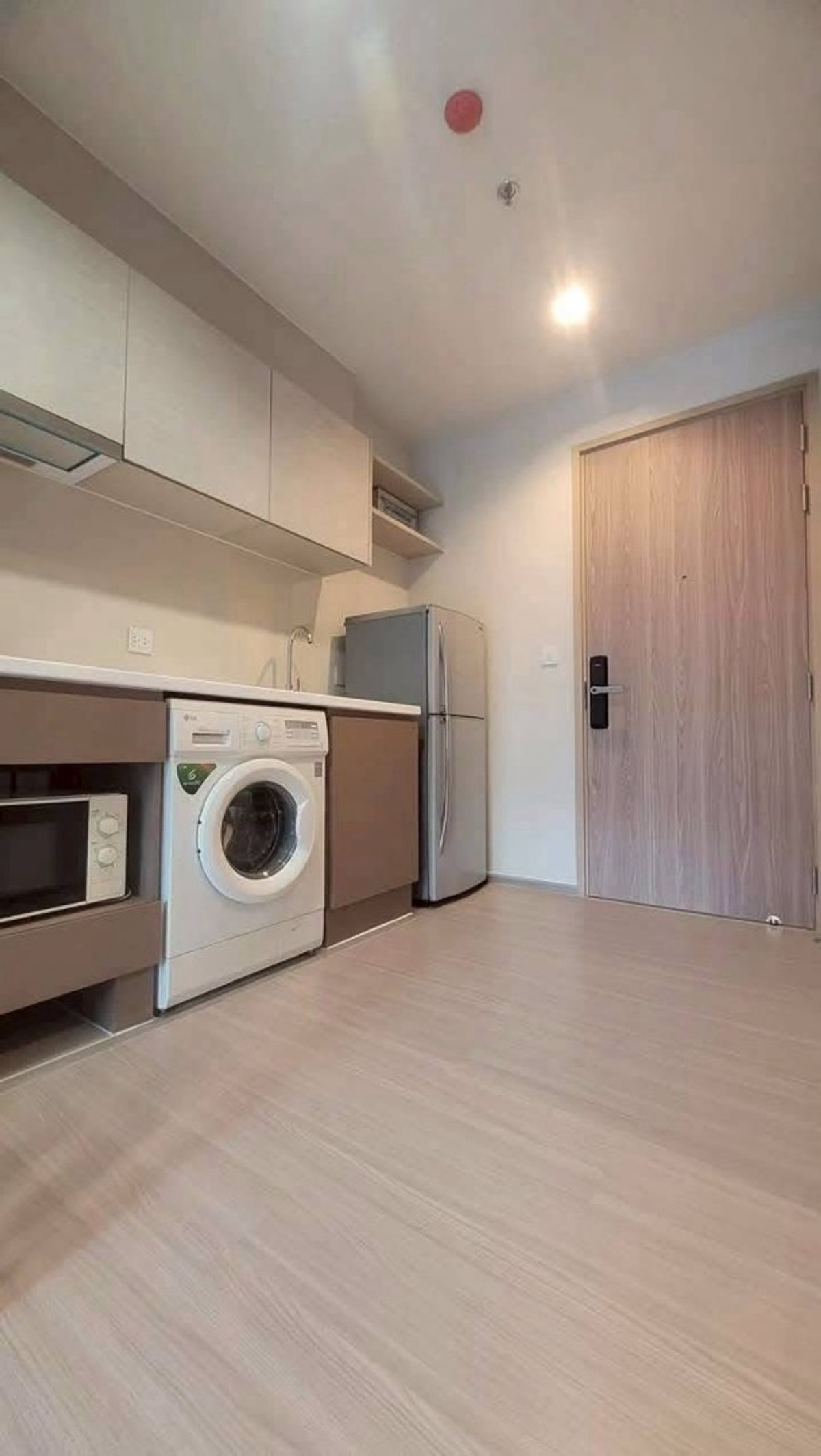 ให้เช่าคอนโดท่าพระ ตลาดพลู วุฒากาศ : ให่เช่า Life Sathorn Sierra 40 ตร.ม. 18,500 บาท/เดือน 