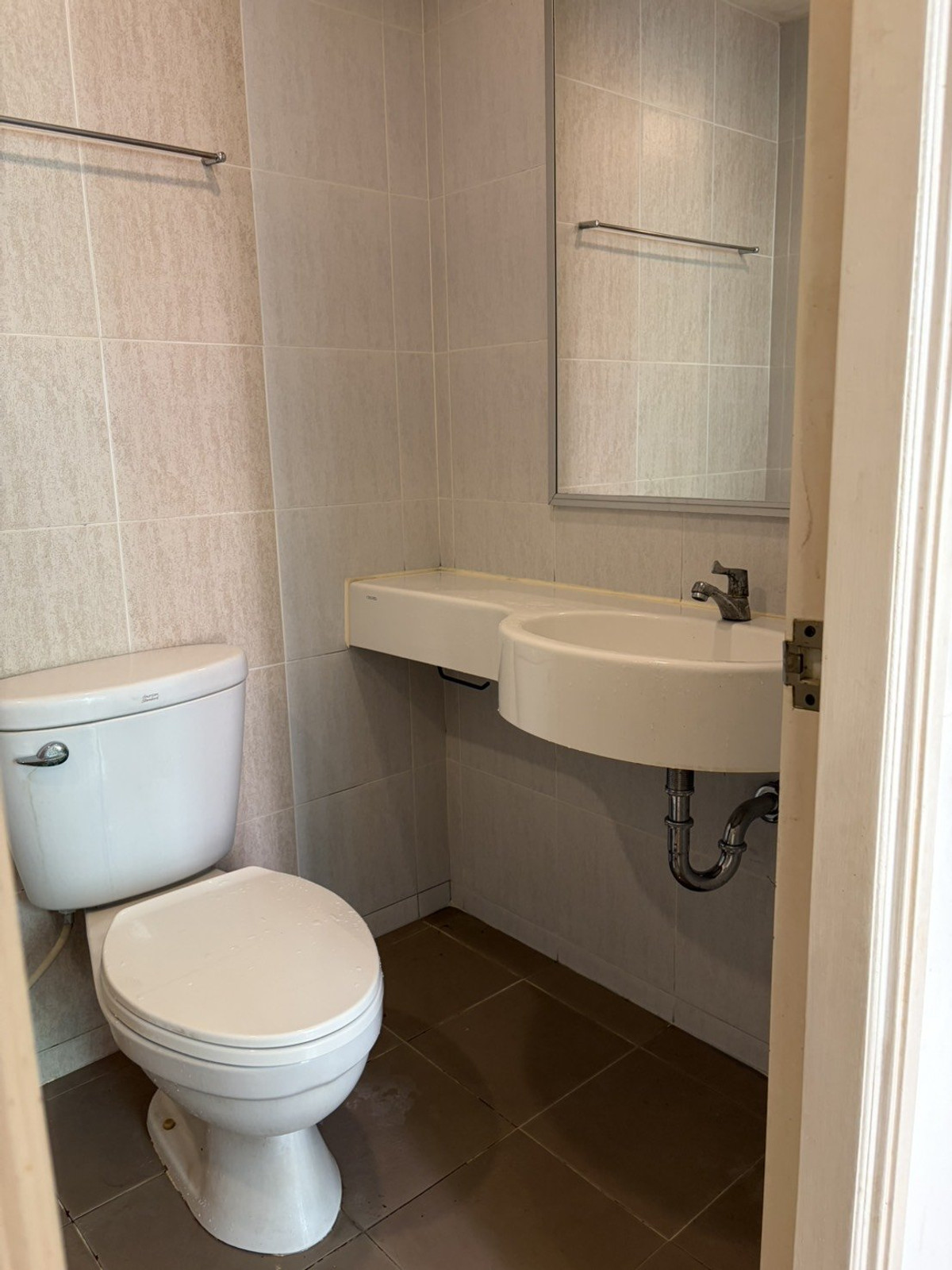 For RentCondoBangna, Bearing, Lasalle : For Rent 🔥 Lumpini Ville Sukhumvit 109 - Bearing 🔥 Fully furnished with appliances. Near BTS Bearing.