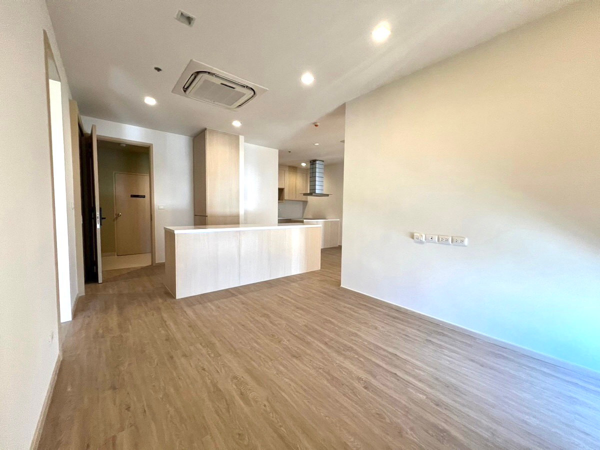 คอนโดสุขุมวิท อโศก ทองหล่อ : ให้เช่า/ขาย คอนโด   NOBLE STATE 39  Penthouse  2 ห้องนอน 105 ตร.ม.  ใกล้ เอ็มควอเทียร์ ห่างรถไฟฟ้า 400เมตร