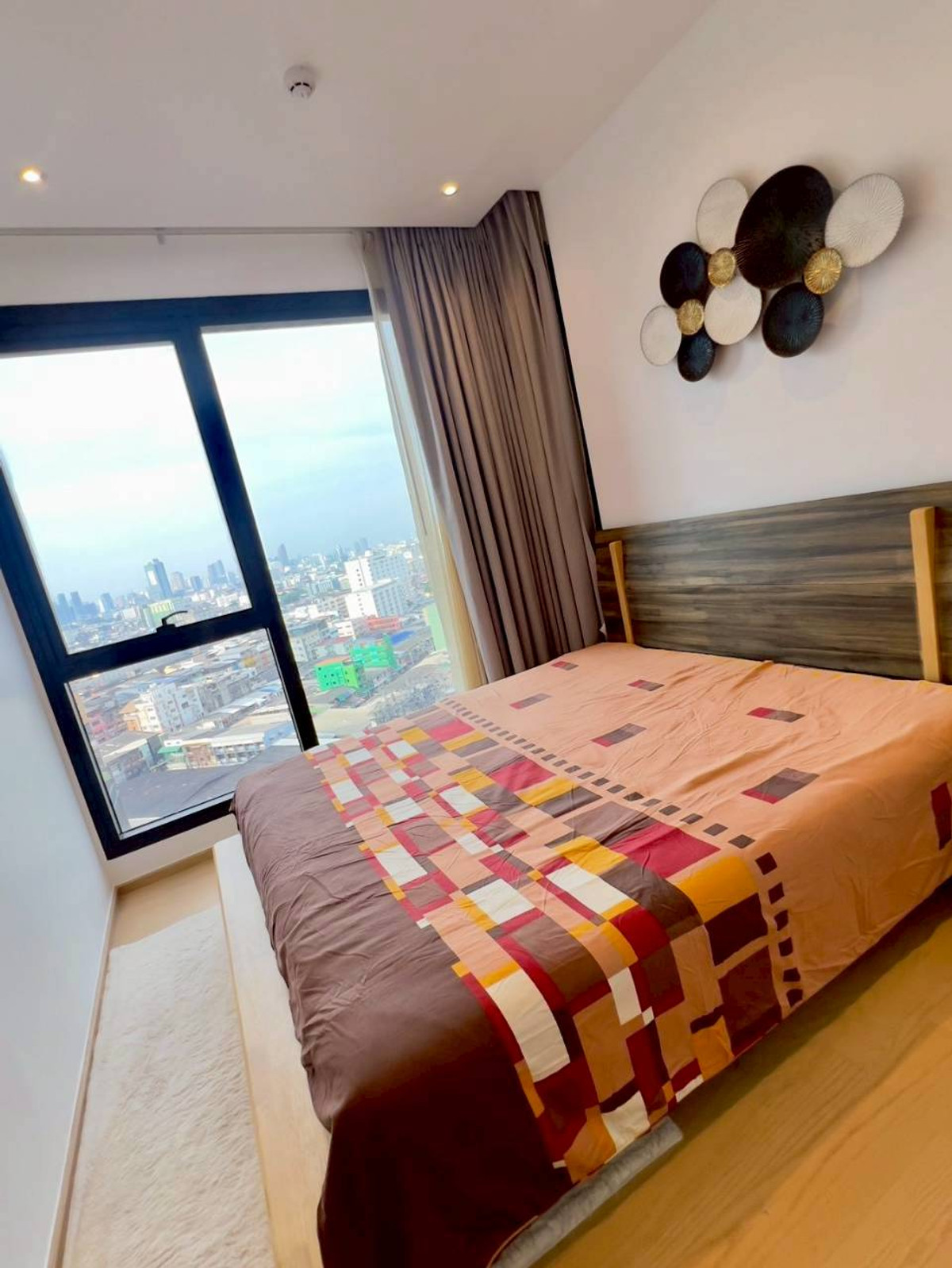 ให้เช่าคอนโดพระราม 9 เพชรบุรีตัดใหม่ RCA : ให้เช่าคอนโด Ashton Asoke - Rama 9 ตกแต่งครบครัน (S15-42577)