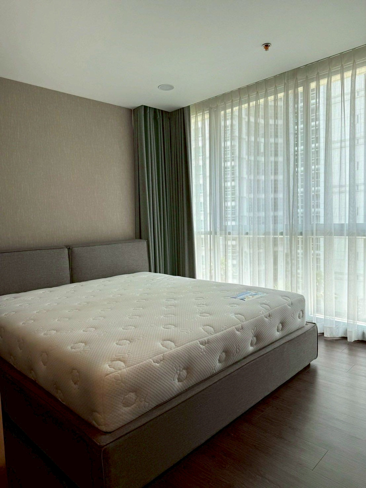 For RentCondoWitthayu, Chidlom, Langsuan, Ploenchit : Cozy Condo for Rent Ratchadamri | City Lifestyle Best Value | Near BTS Ratchadamri | 53,000 THB/Month | Nice condo for rent, Ratchadamri, city lifestyle, good value, near BTS Ratchadamri 53,000 baht/month – LTH14894