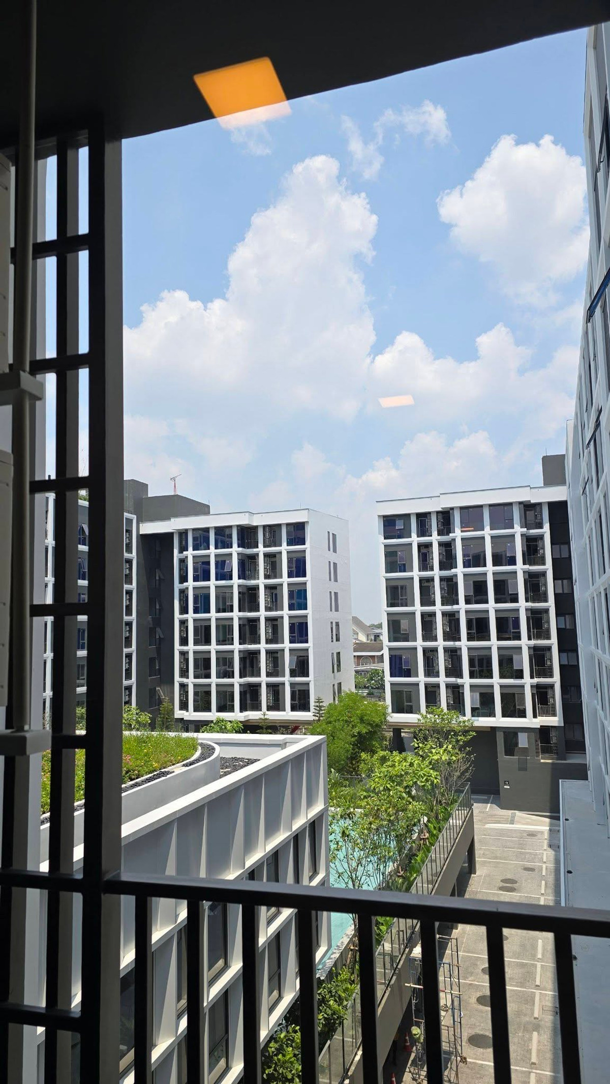 For RentCondoKasetsart, Ratchayothin : Chapter One More Kaset — Pool view, ready to move in!!