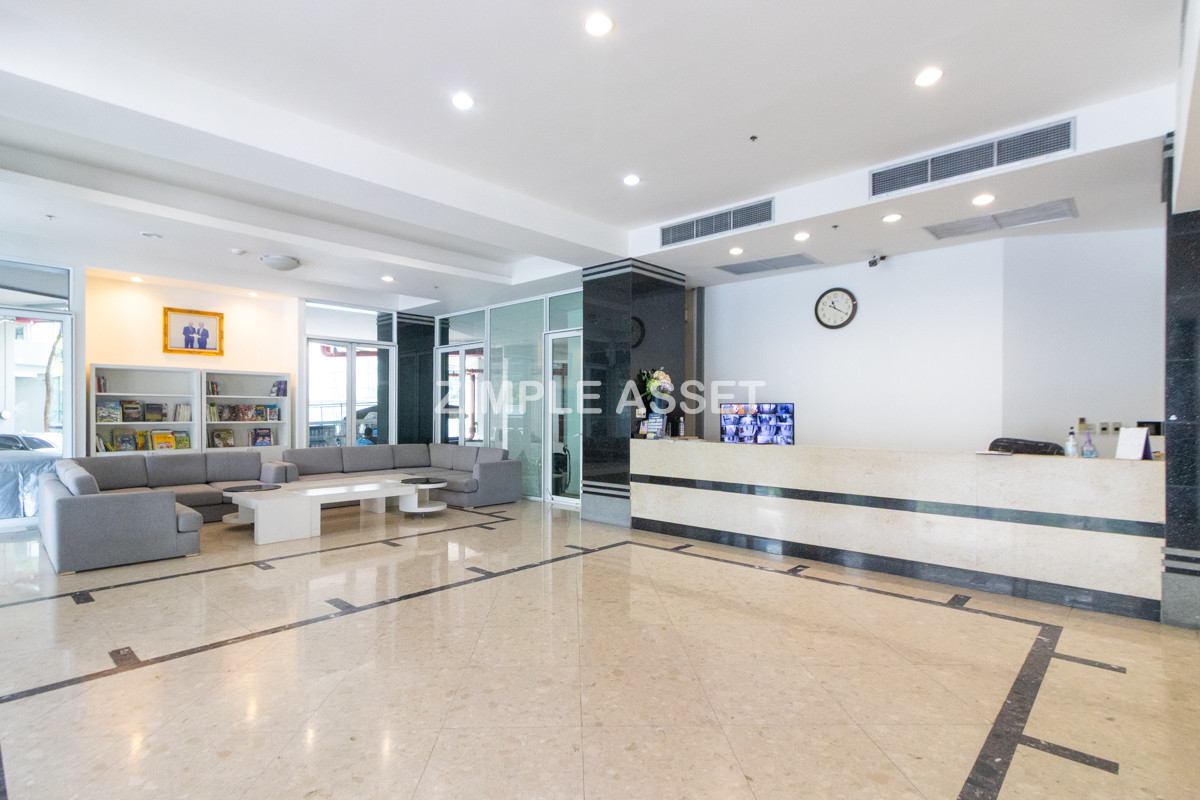 For RentSukhumvit, Asoke, Thonglor : Line ID: @zimple_asset  A luxurious residential in Sukhumvit 24. Fully furnished with complete facilities, offering a comfortable “home-like” atmosphere in a prime location with convenient access to BTS and shopping center. Pet friendly🐶