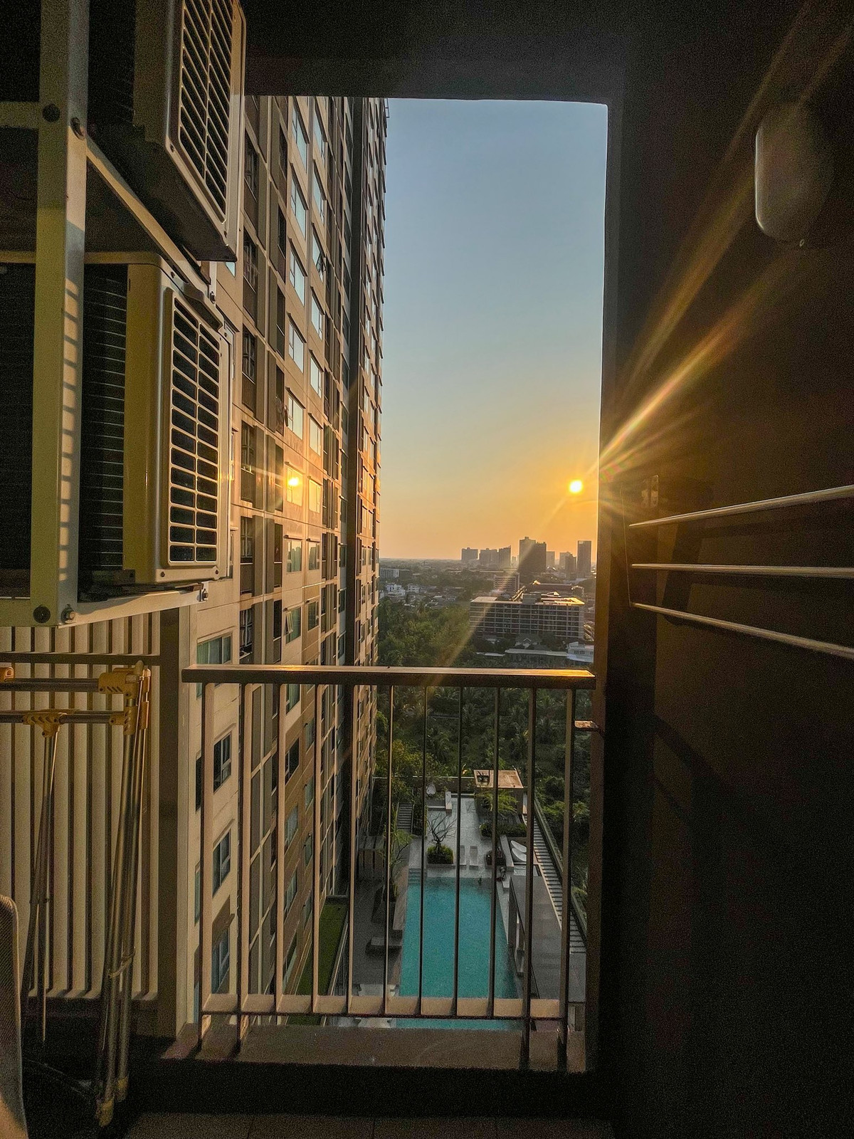 For RentCondoThaphra, Talat Phlu, Wutthakat : 🔥 For rent Aspire Sathorn-Ratchapruek (Aspire Sathorn-Ratchapruek) 🔥 📍 Next to BTS Bang Wa 🚆 Ratchapruek-Sathorn location, convenient travel.