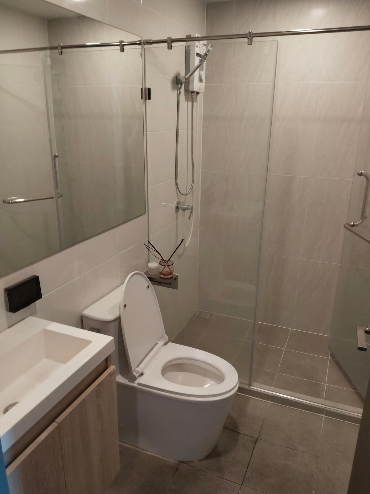 For RentCondoRatchadapisek, Huaikwang, Suttisan : The Origin Ratchada-Lat Phrao   Modern Living Near MRT Interchange , 2 Bedroom condo rent 30,000 thb