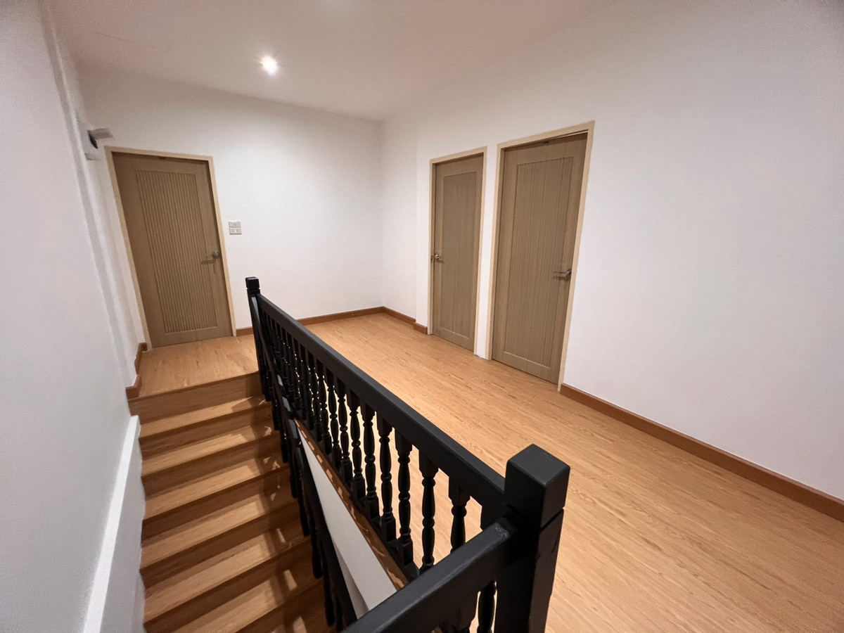 ขายทาวน์โฮมปิ่นเกล้า จรัญสนิทวงศ์ : ทาวน์โฮม 2 ชั้น 22.6 ตรว. รีโนเวทใหม่ พร้อมเฟอร์นิเจอร์ ถนนจรัญสนิทวงศ์ 35 ติดรถไฟฟ้า MRT