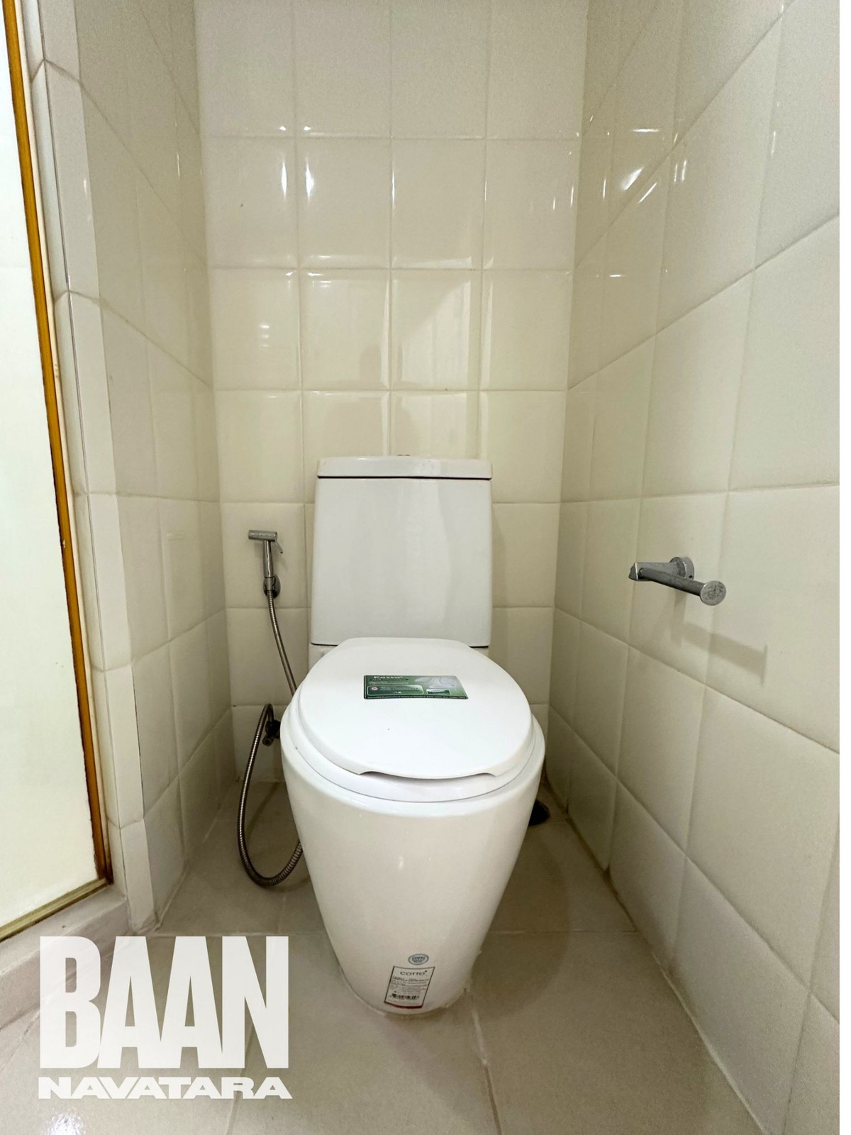 ให้เช่าคอนโดเกษตร นวมินทร์ ลาดปลาเค้า :  คอนโดบ้านนวธารา 61ตรม. ชั้น1 ห้องอยู่บริเวณหัวมุม เงียบสงบ  ถเข้าได้ 2 ทาง หน้าห้อง เข้าจากที่จอดรถ และ หลังห้อง ออกไปเป็นสระว่ายน้ำและ fitness