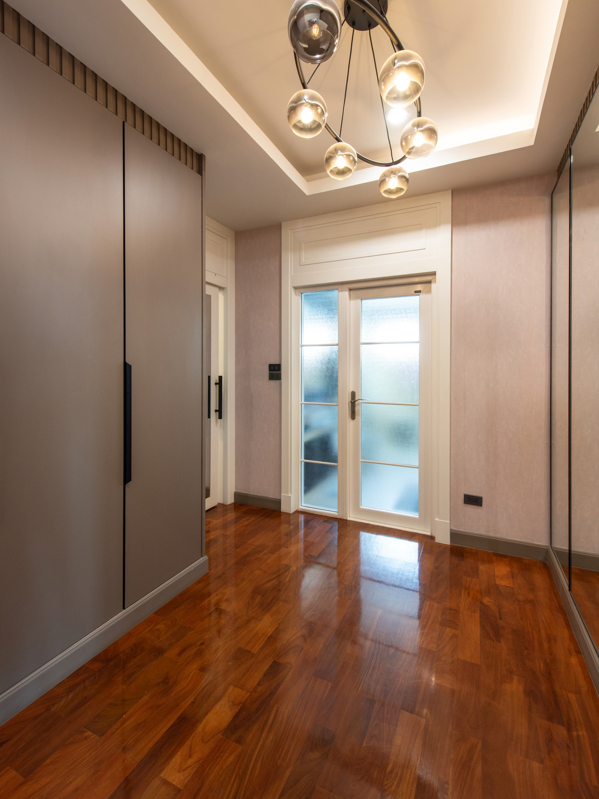 ขายบ้านลาดกระบัง สุวรรณภูมิ : 139.5ตรว 4นอน5น้ำ3จอด บ้านเดี่ยว 2 ชั้น ลดาวัลย์ สุขุมวิท 103 ถนนเฉลิมพระเกียรติ ร9 