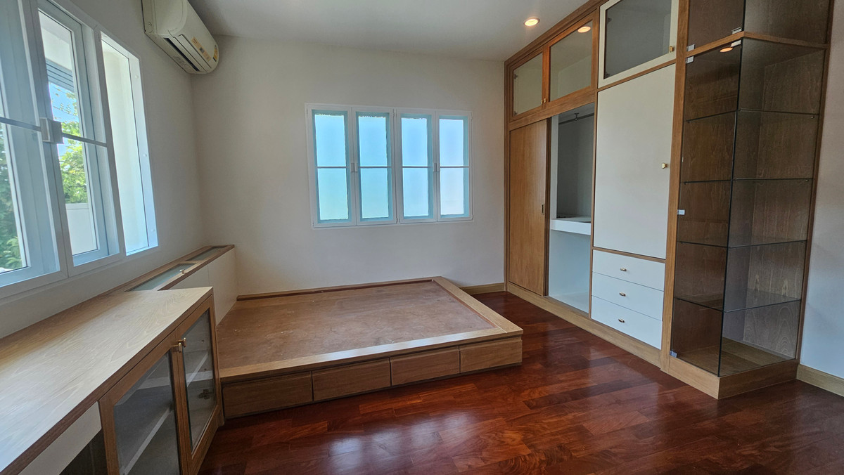 For SaleHouseRama5, Ratchapruek, Bangkruai : Single house for sale Laddarom Elegance Village, near Rama 5 Ratchaphruek Roundabout.