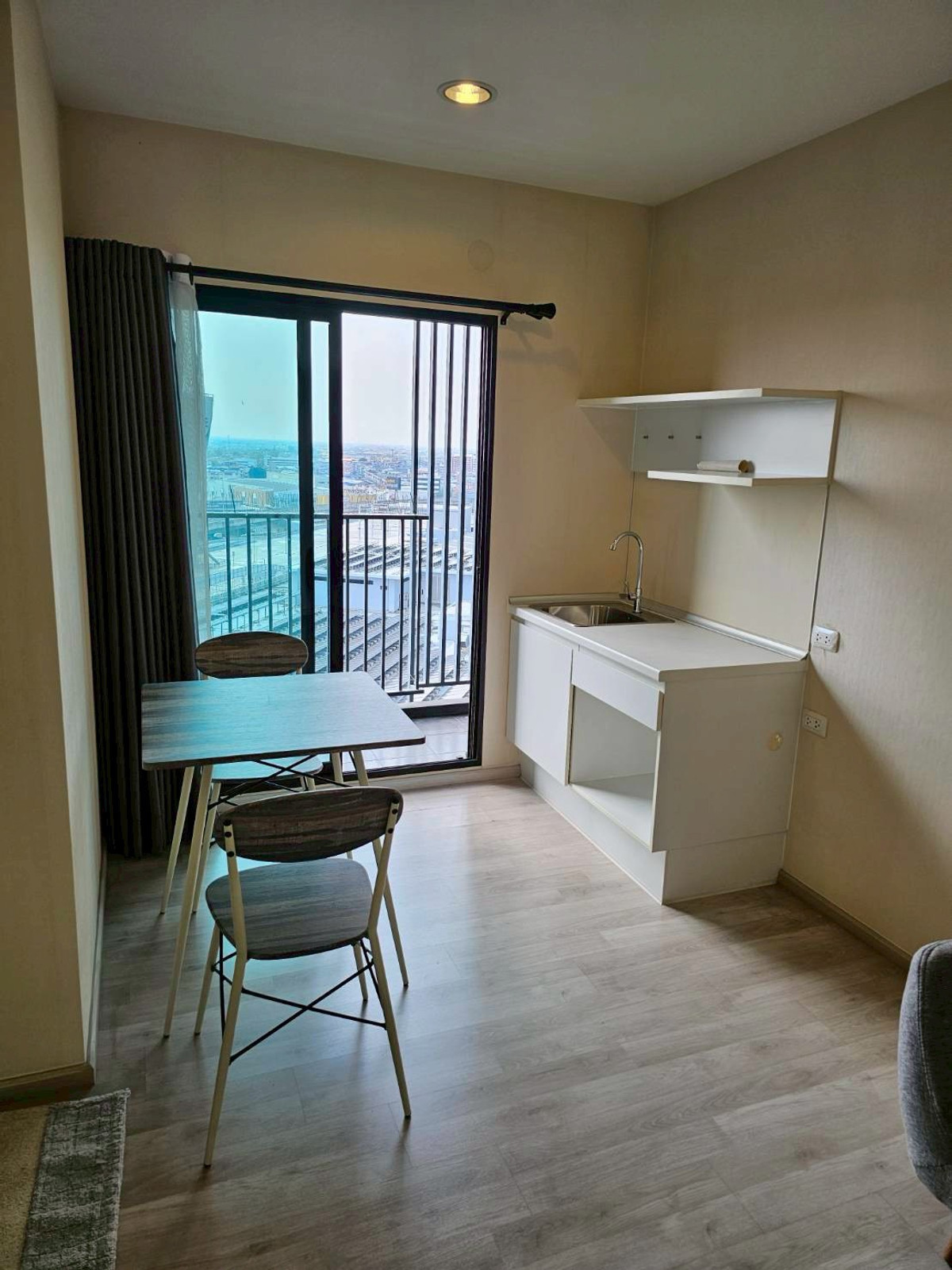 For SaleCondoNonthaburi, Bang Yai, Bangbuathong : 95500 - Selling cheaper than the appraised price, Plum Condo Central Station Phase 2, Building B, front end, convenient to walk to Central Westgate, near MRT Bang Yai, near the M81 motorway, Sao Thong Hin Subdistrict, Bang Yai District, Nonthaburi.