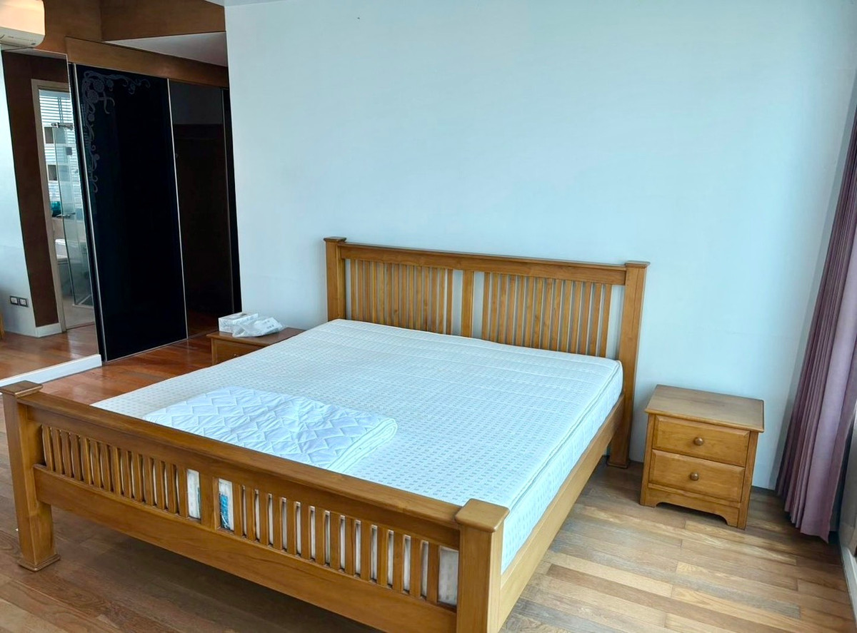 For RentCondoWongwianyai, Charoennakor : ปล่อยเช่าคอนโดหรูริมน้ำเจ้าพระยา วิวแม่น้ำแบบเต็มตา ไม่มีตึกบัง  Watermark Chaophraya 